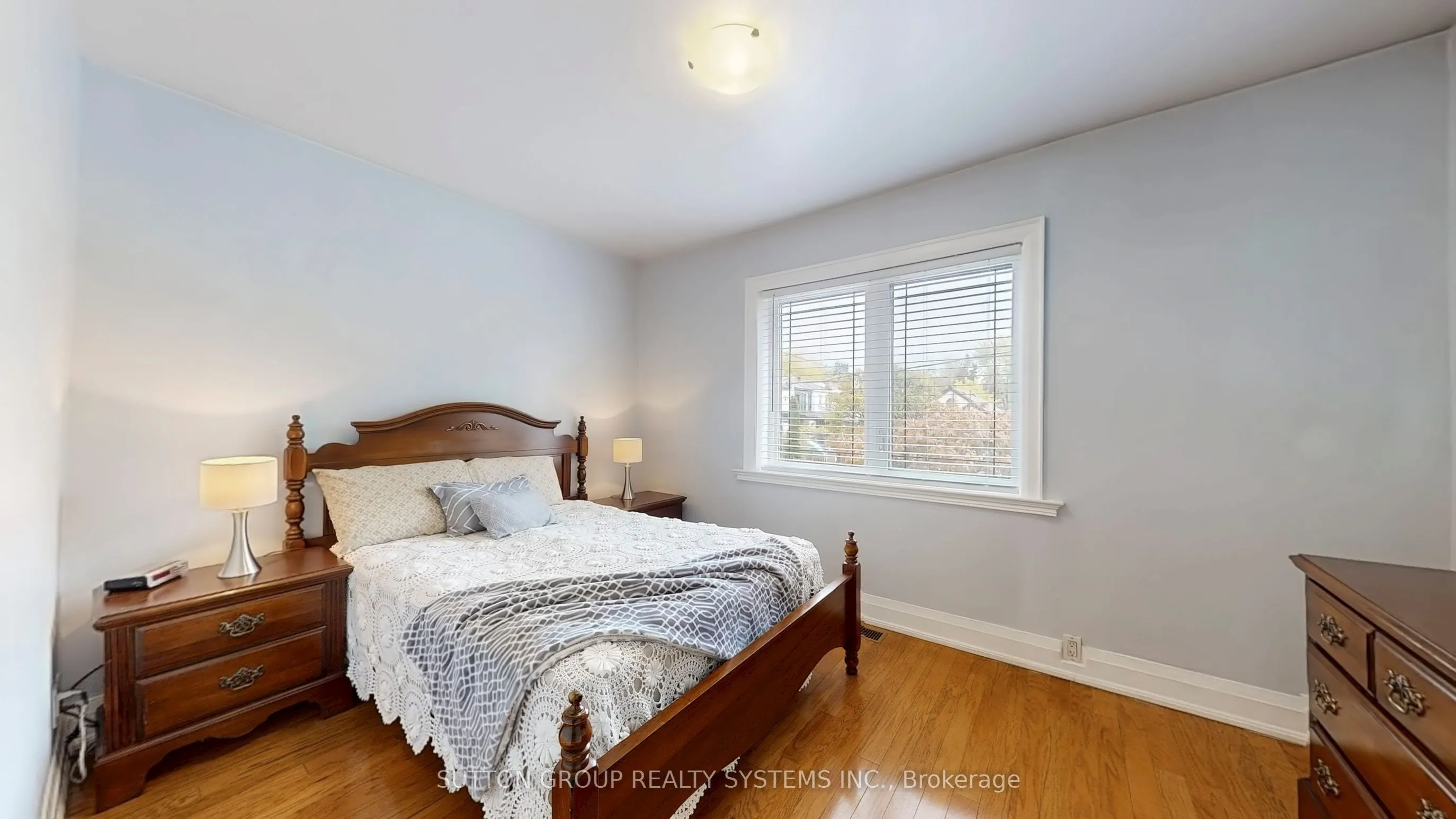 24 Chambers Avenue