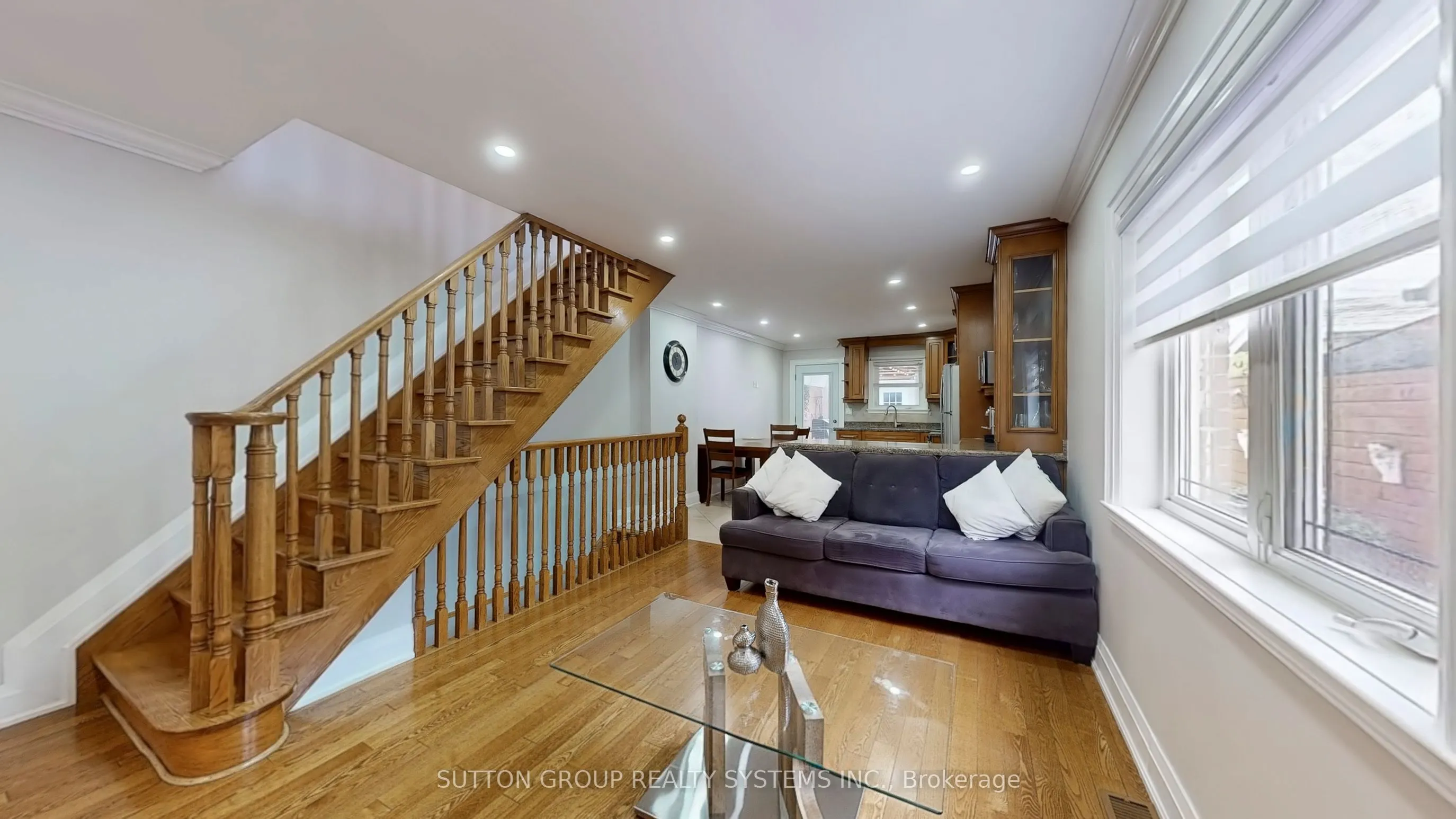 24 Chambers Avenue