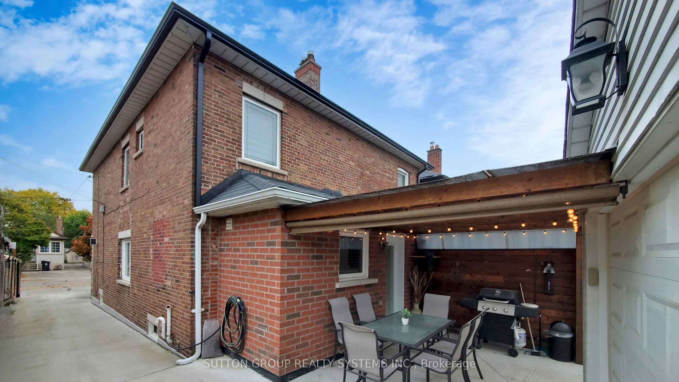 24 Chambers Avenue