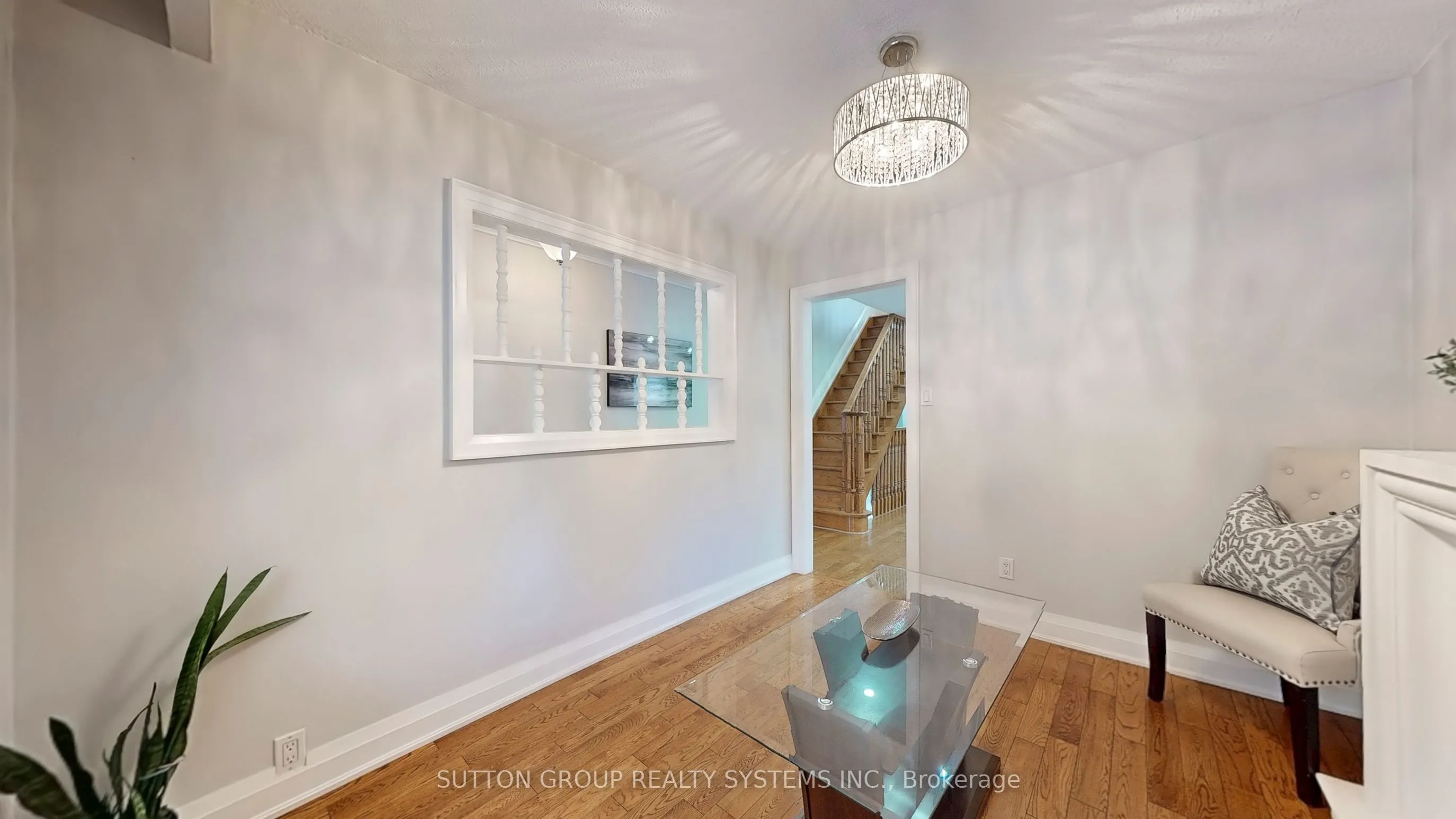 24 Chambers Avenue