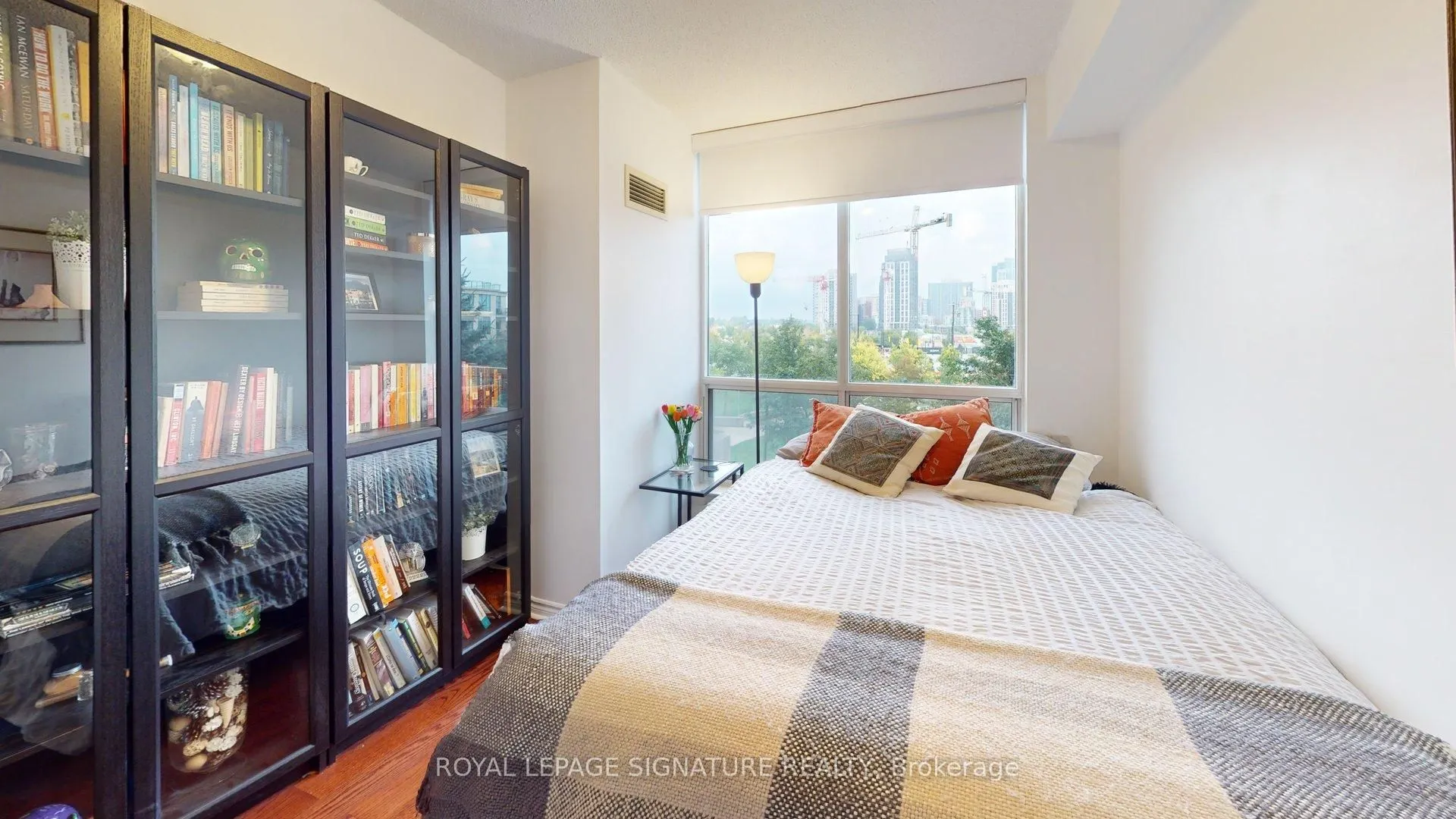 5229 Dundas Street W, #207
