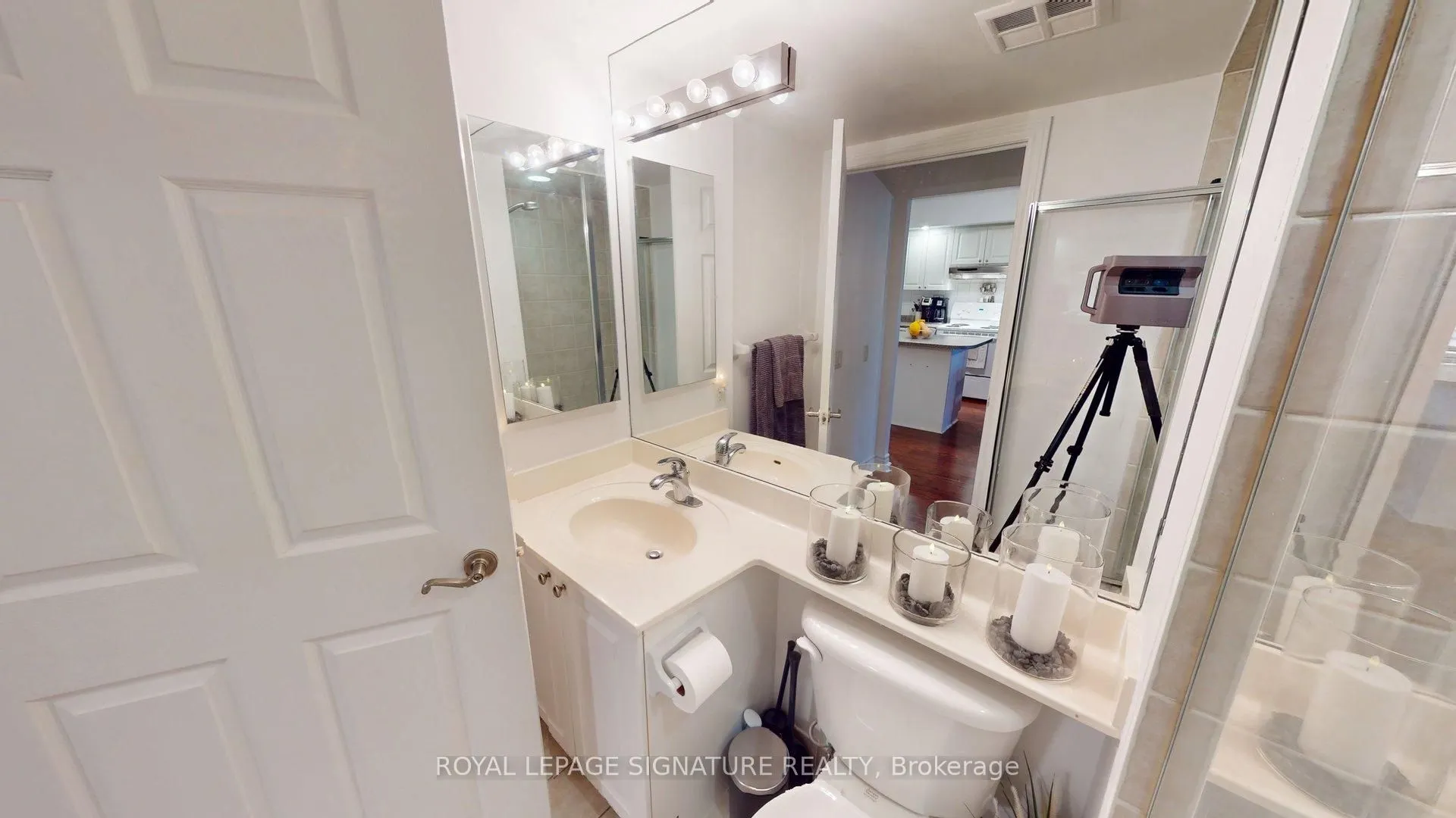 5229 Dundas Street W, #207