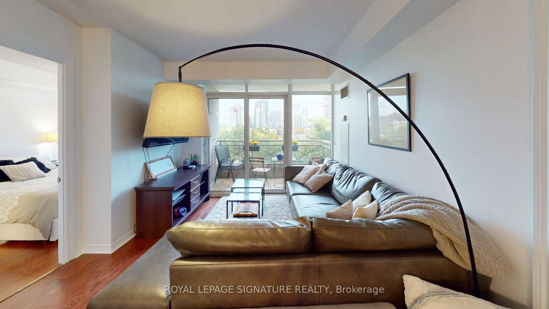 5229 Dundas Street W, #207