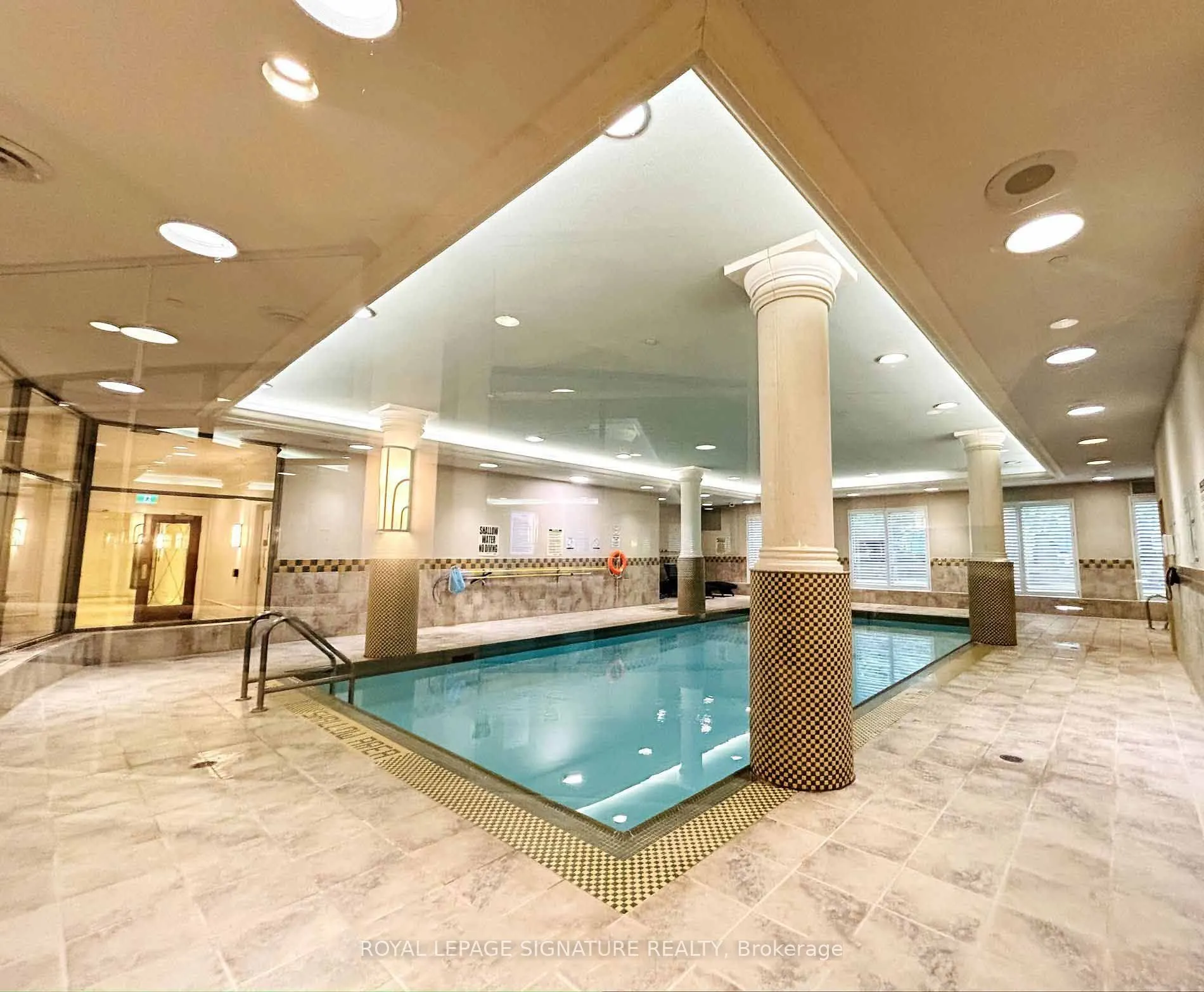 5229 Dundas Street W, #207