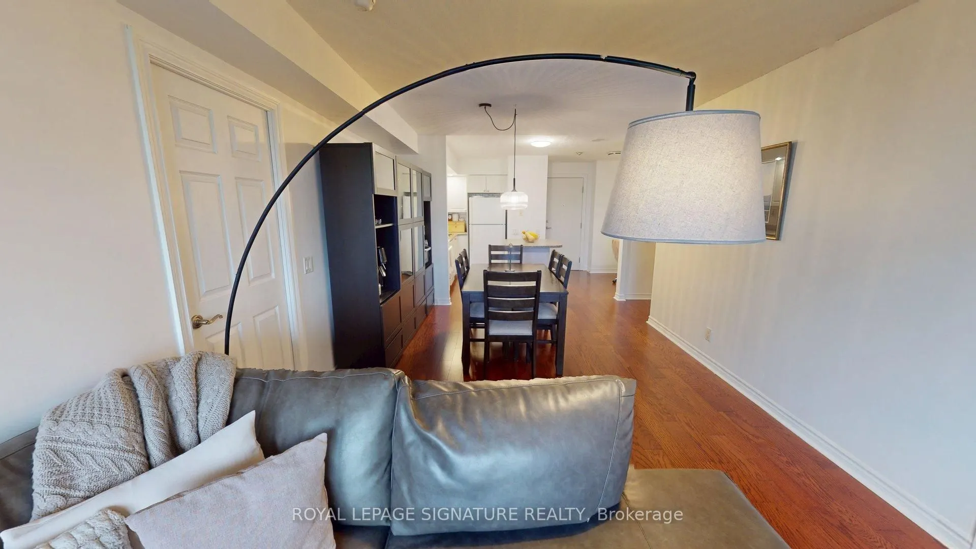 5229 Dundas Street W, #207