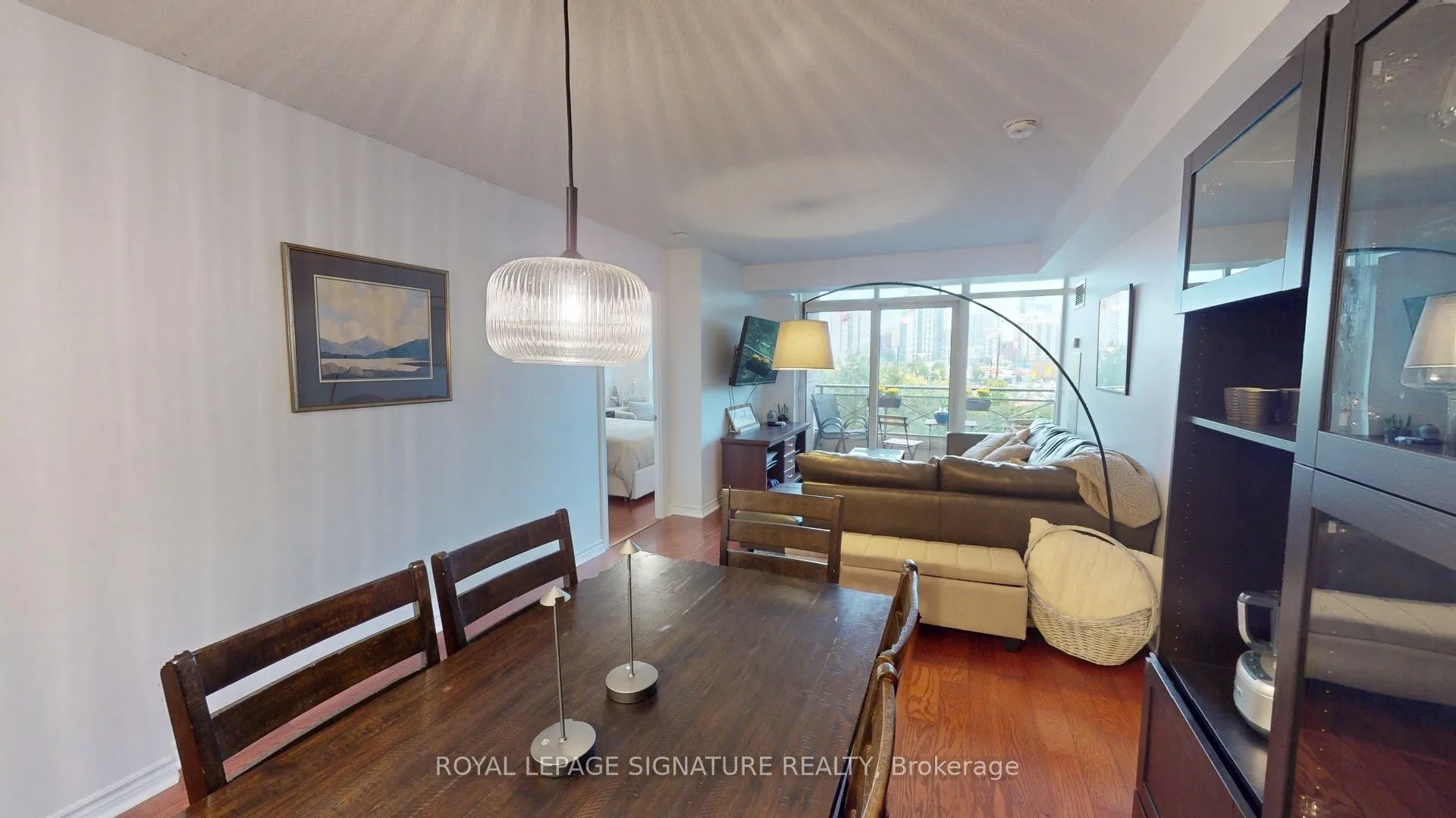 5229 Dundas Street W, #207