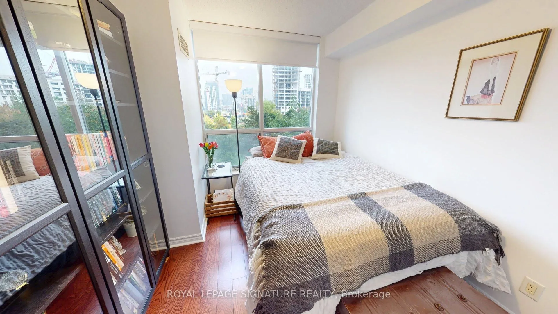 5229 Dundas Street W, #207
