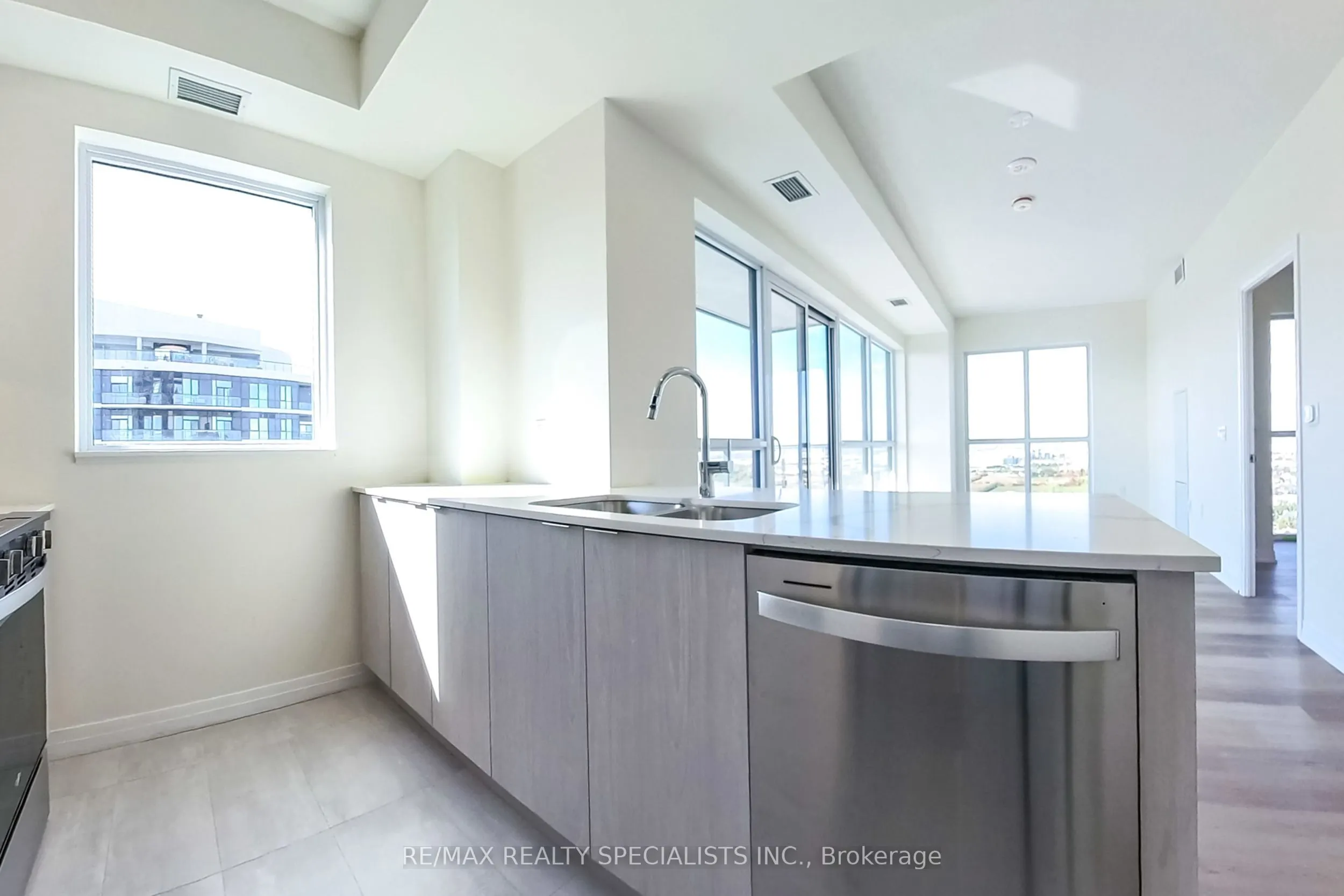 15 Watergarden Drive, #3206