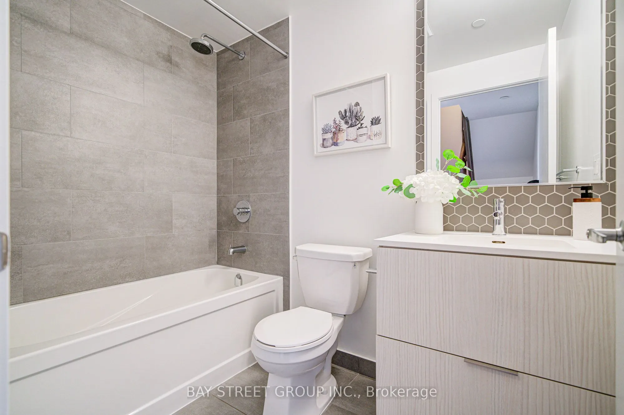 2530 Eglinton Avenue W, #116