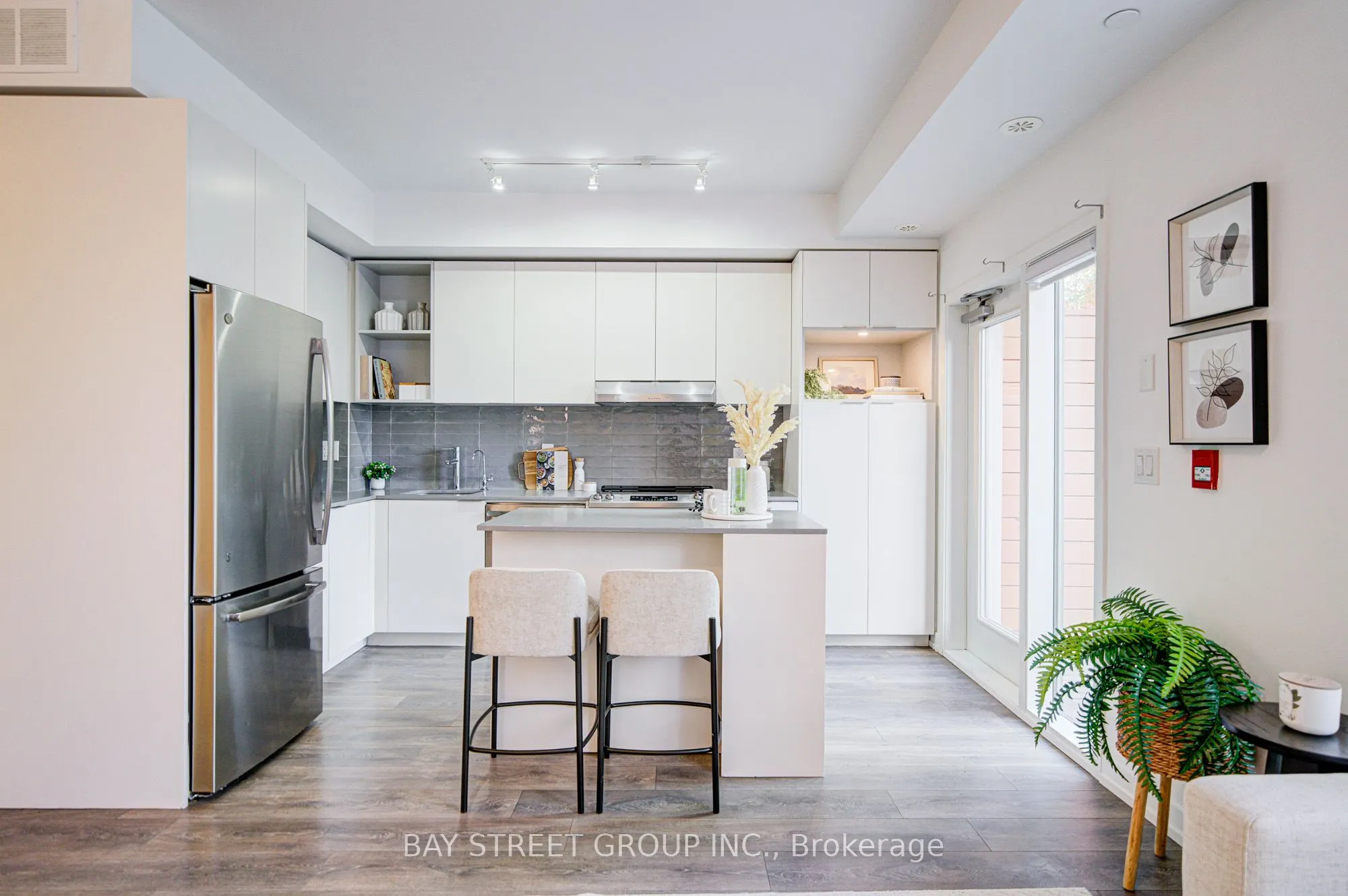 2530 Eglinton Avenue W, #116