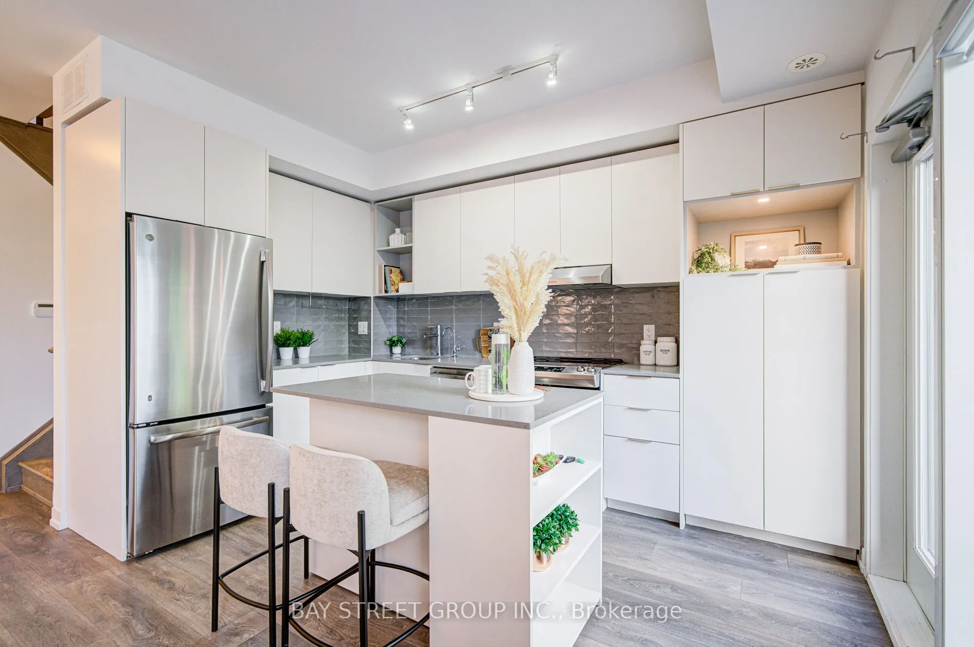 2530 Eglinton Avenue W, #116