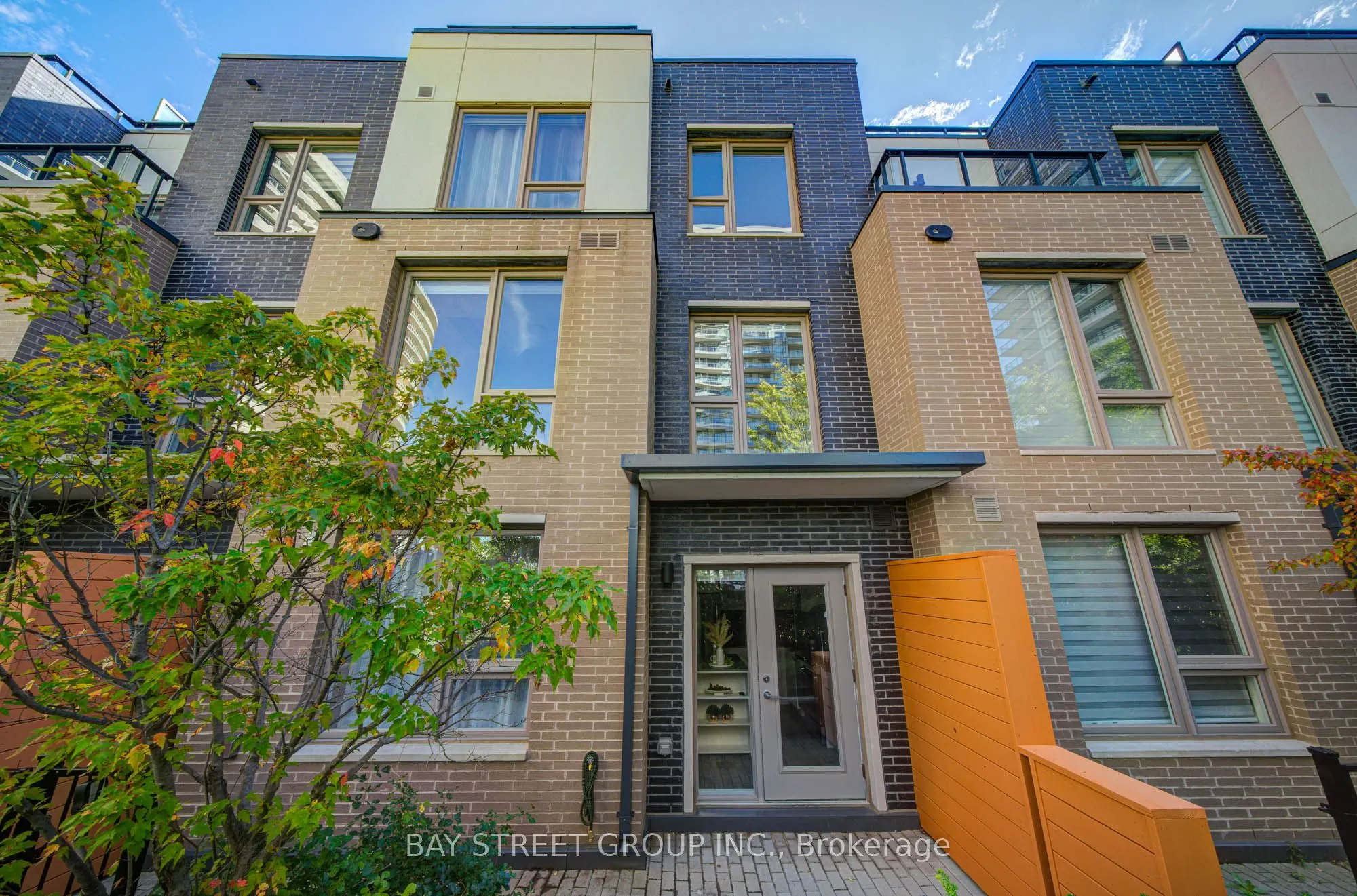 2530 Eglinton Avenue W, #116