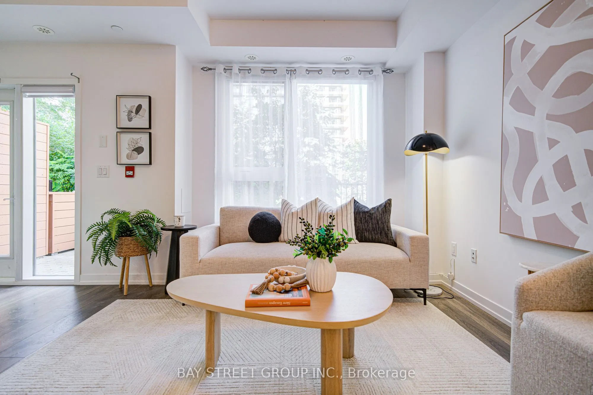 2530 Eglinton Avenue W, #116