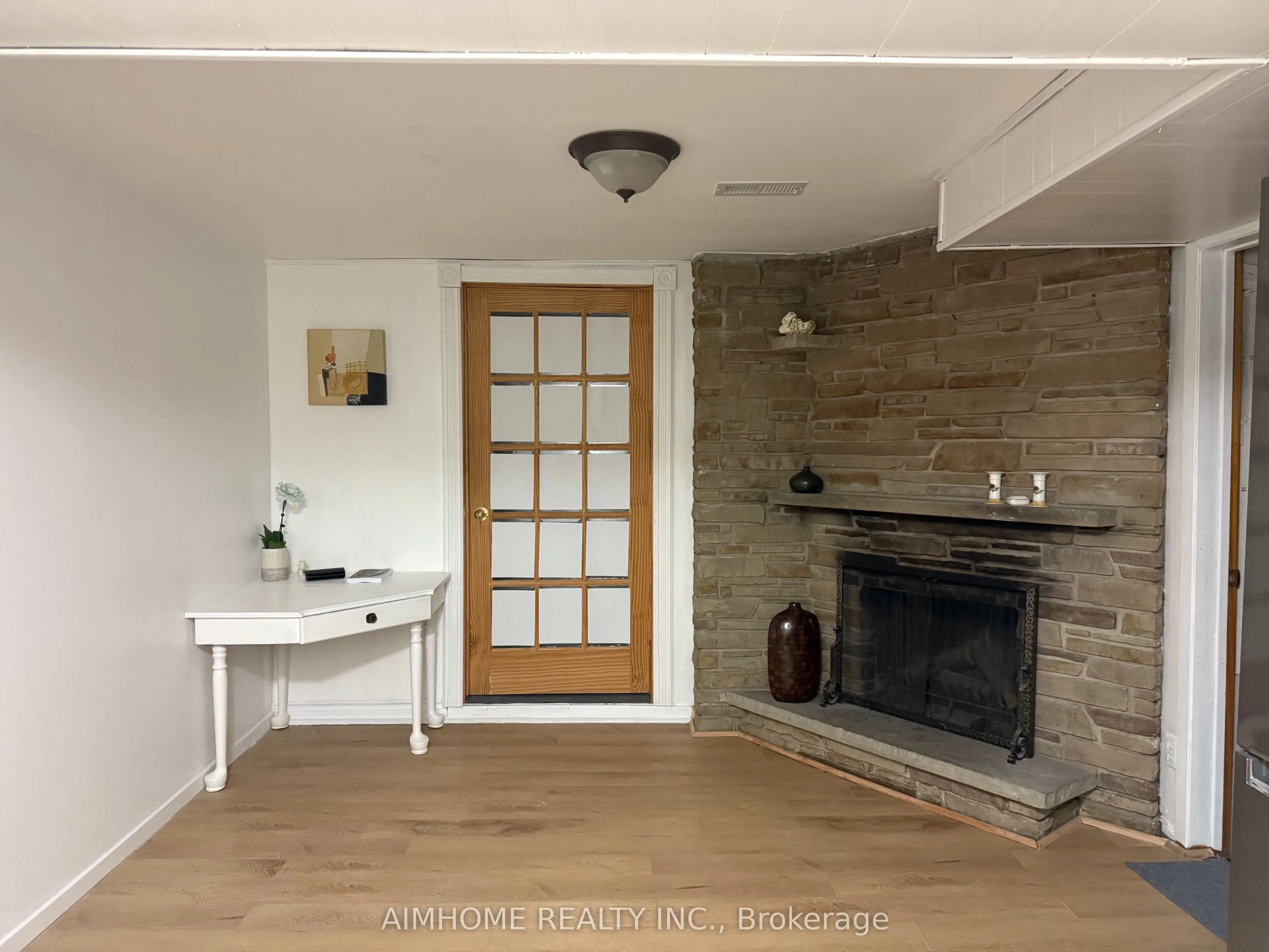 72 La Rose Avenue