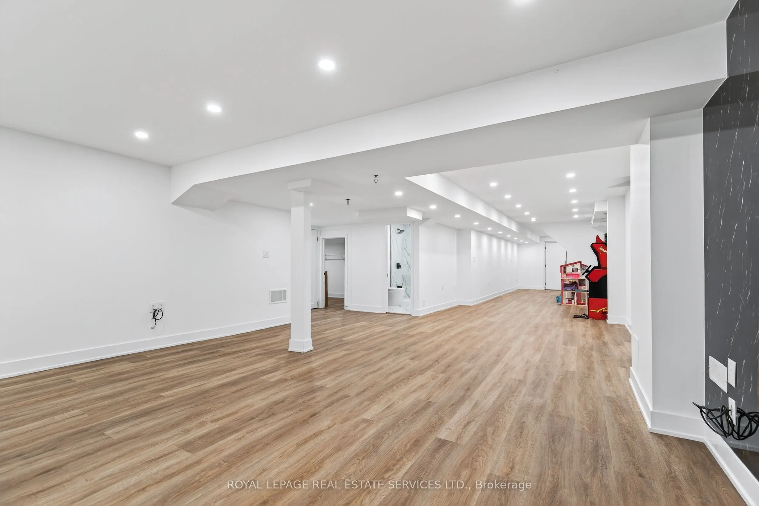 2240 PINE GLEN Road