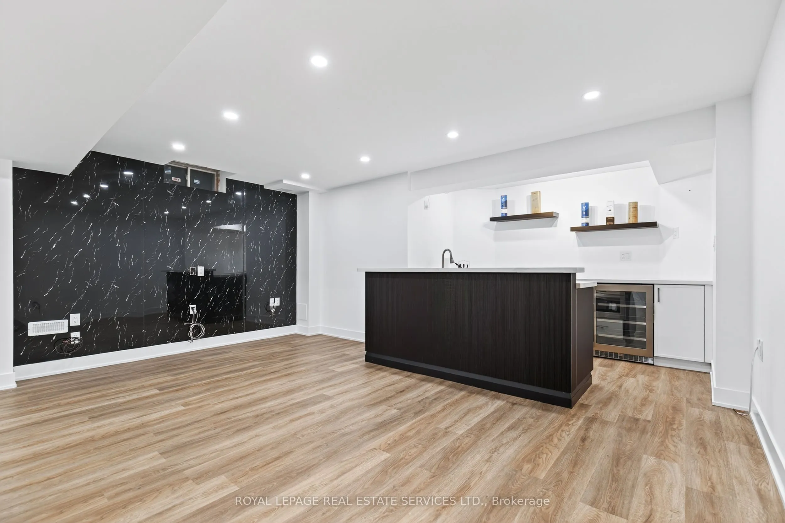 2240 PINE GLEN Road