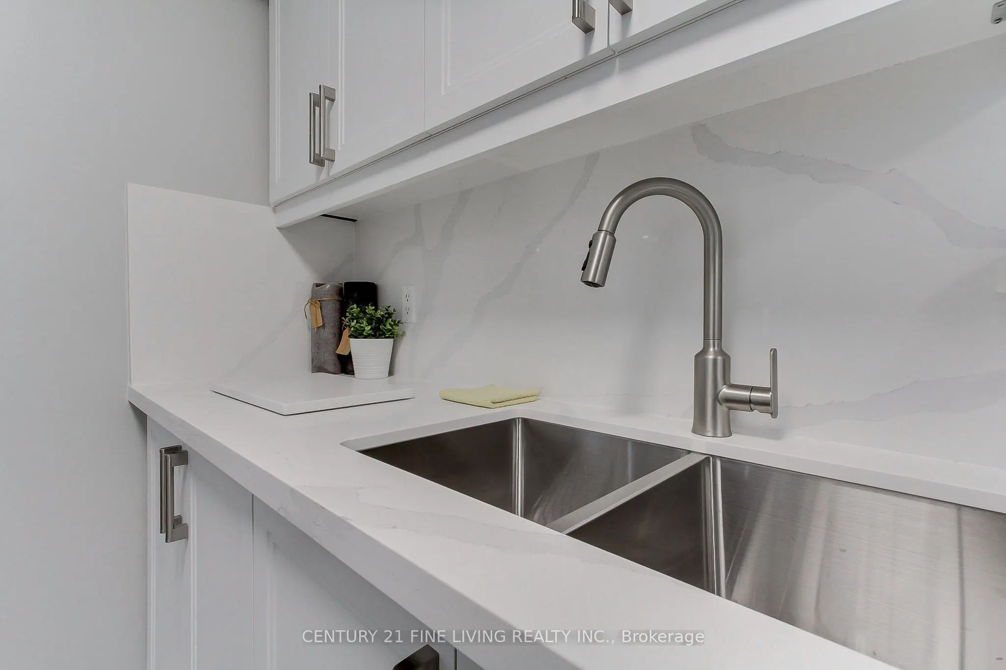 55 Strathaven Drive, #1415