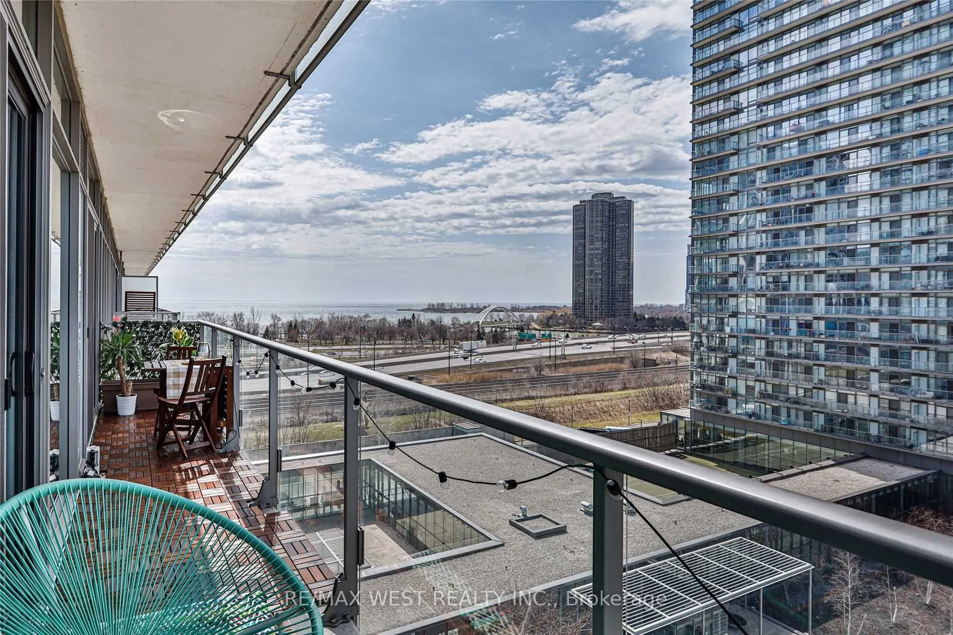 103 The Queensway, #813
