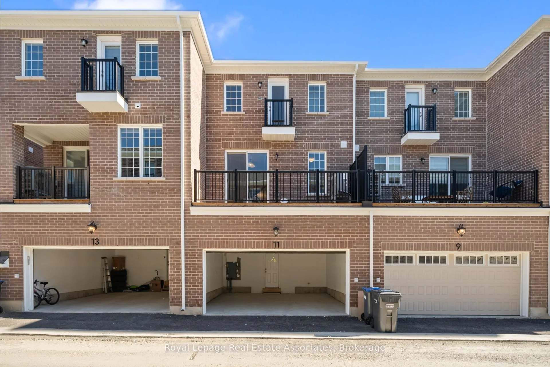 11 Cullingtree Place