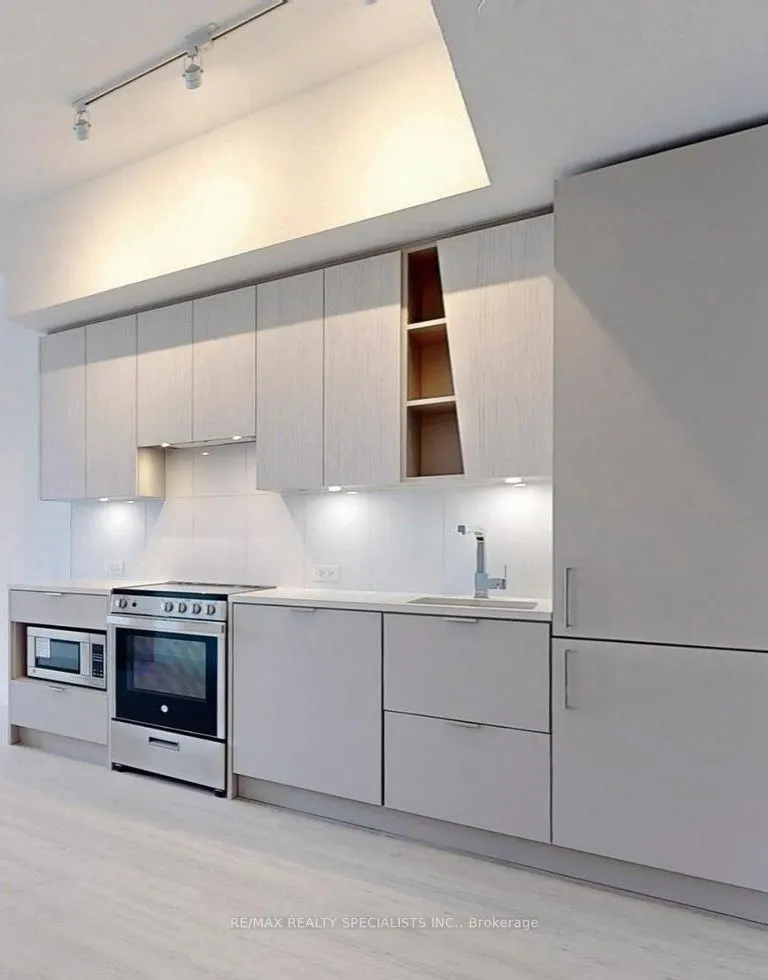 3883 QUARTZ Road, #2106