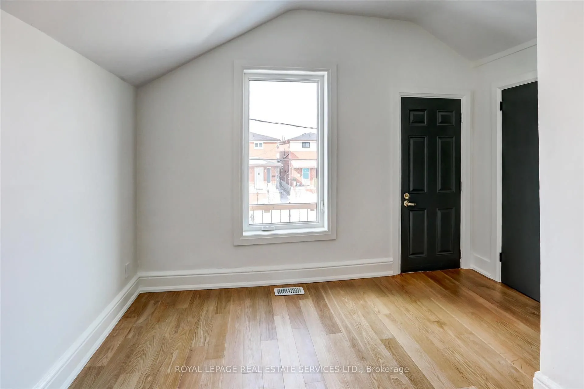 25 Boler Street, #front/main