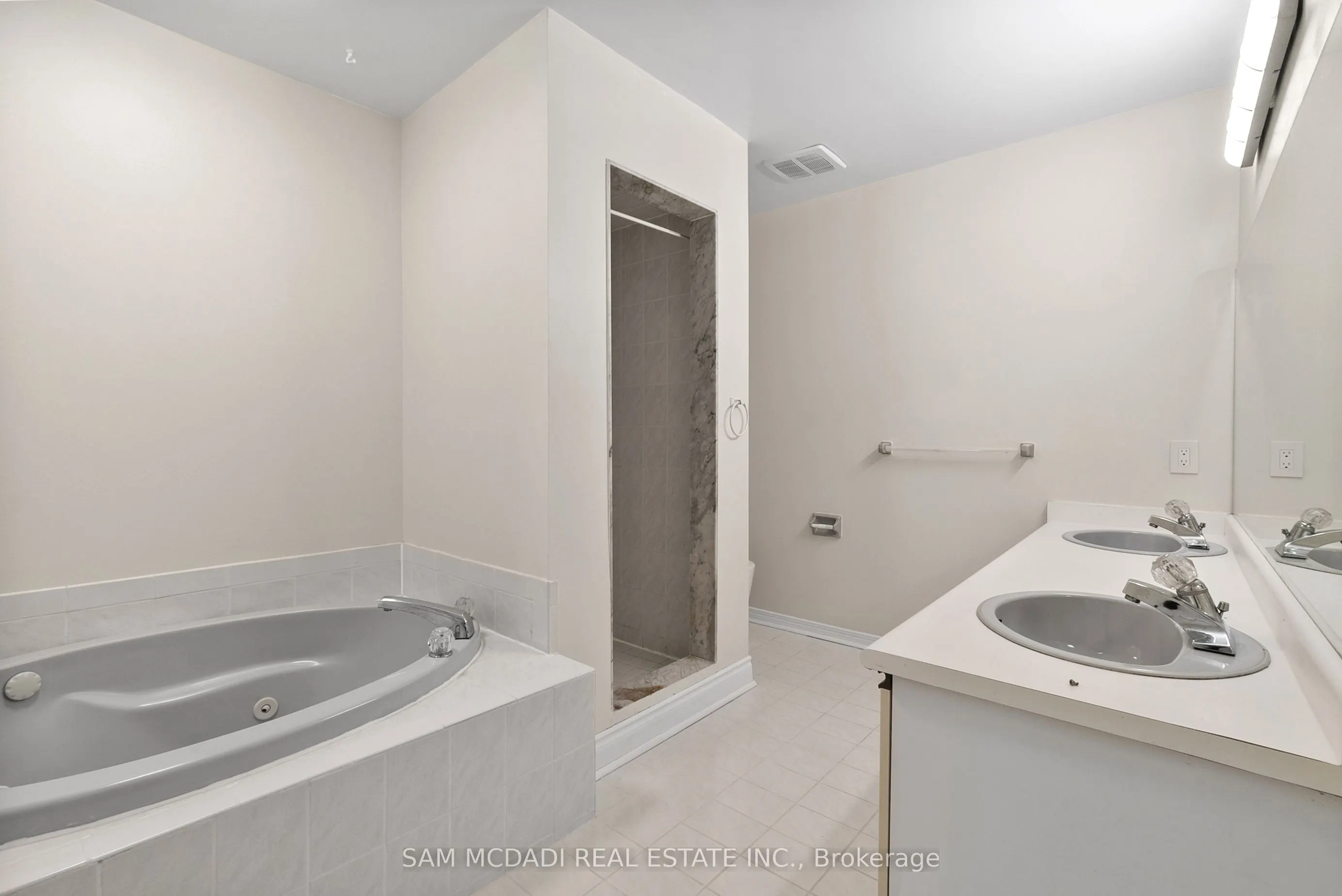 2006 Glenada Crescent, #27