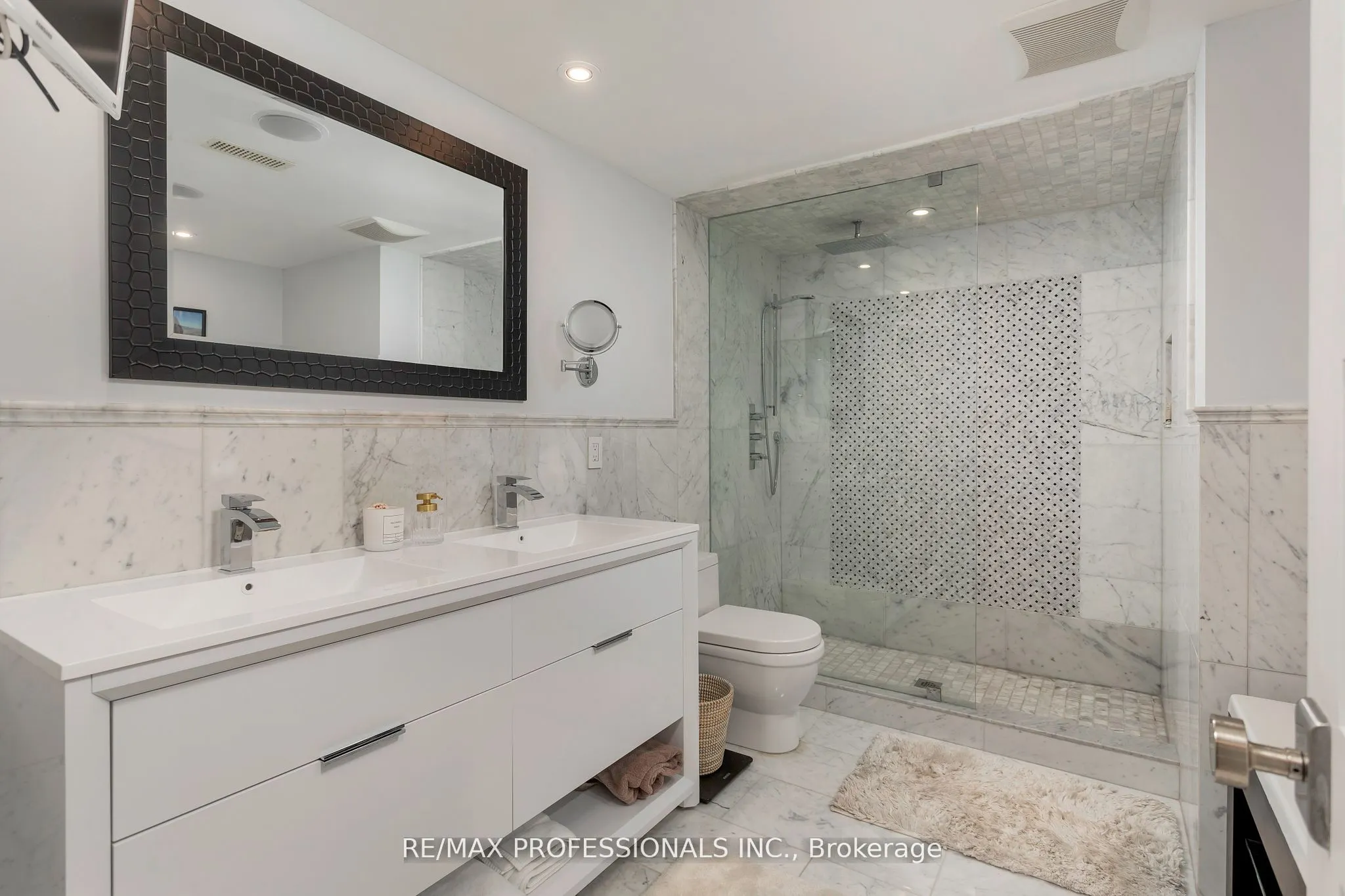 71 Old Mill Road, #304