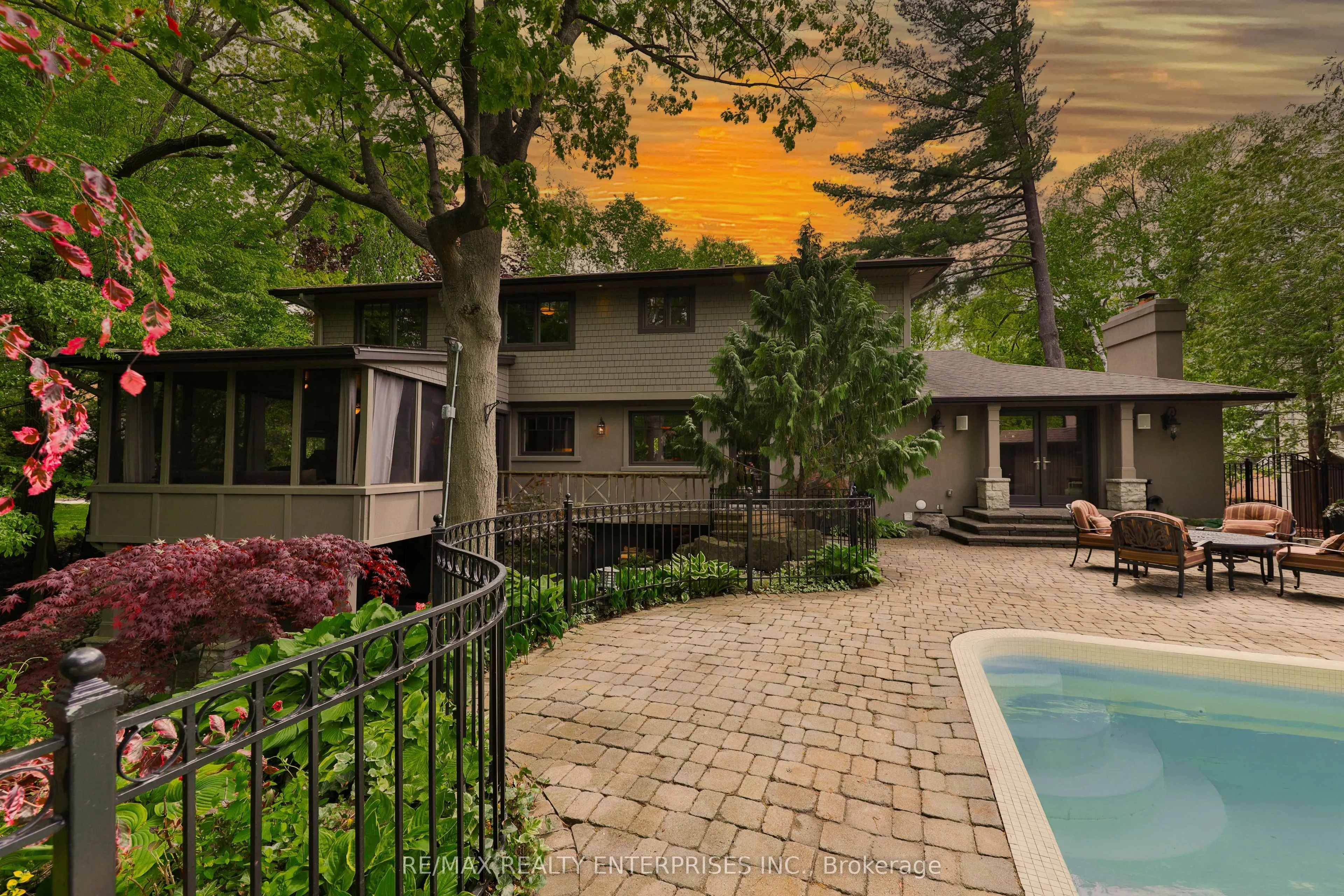 1293 Greenoaks Drive