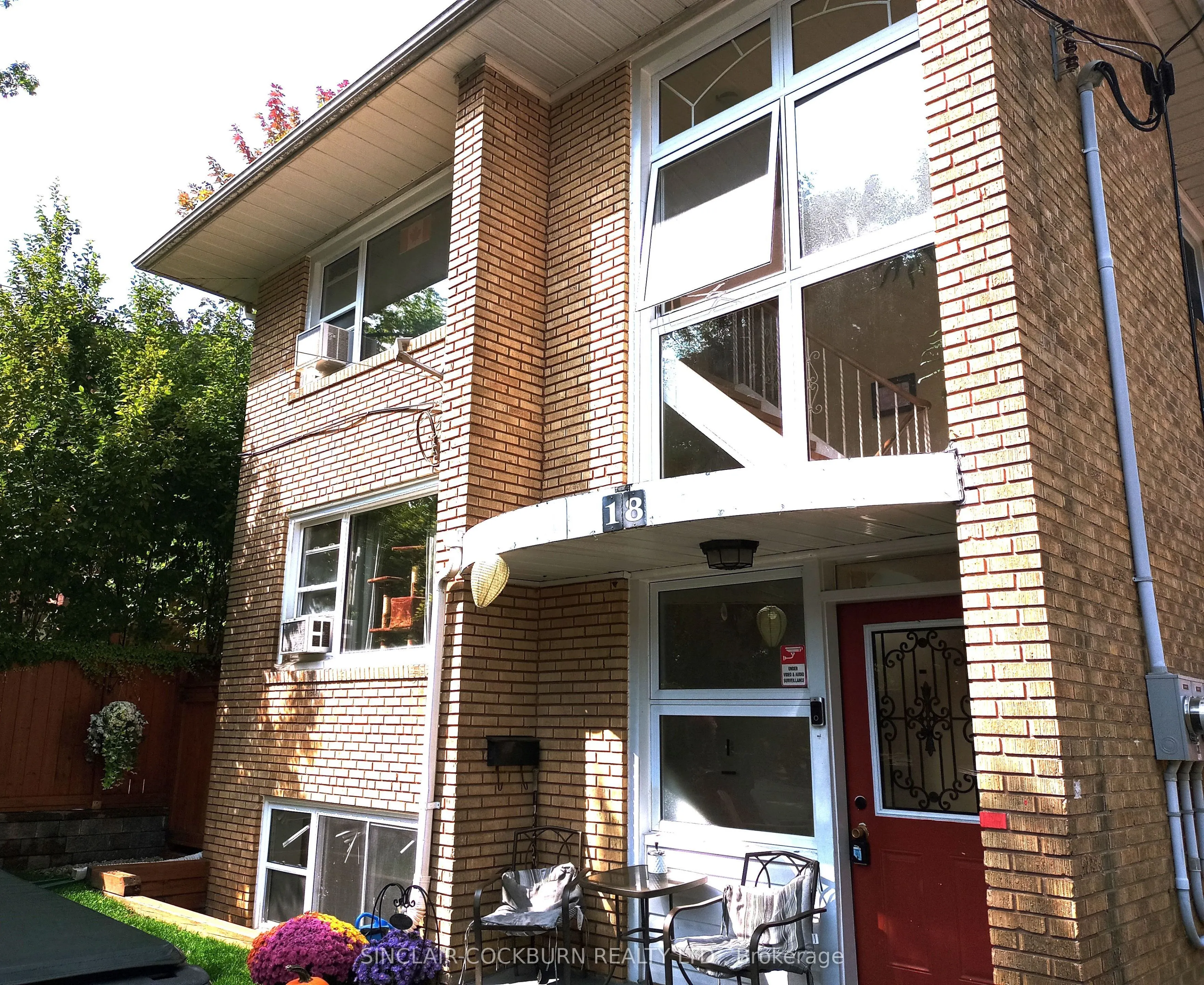 18 Muskoka Avenue