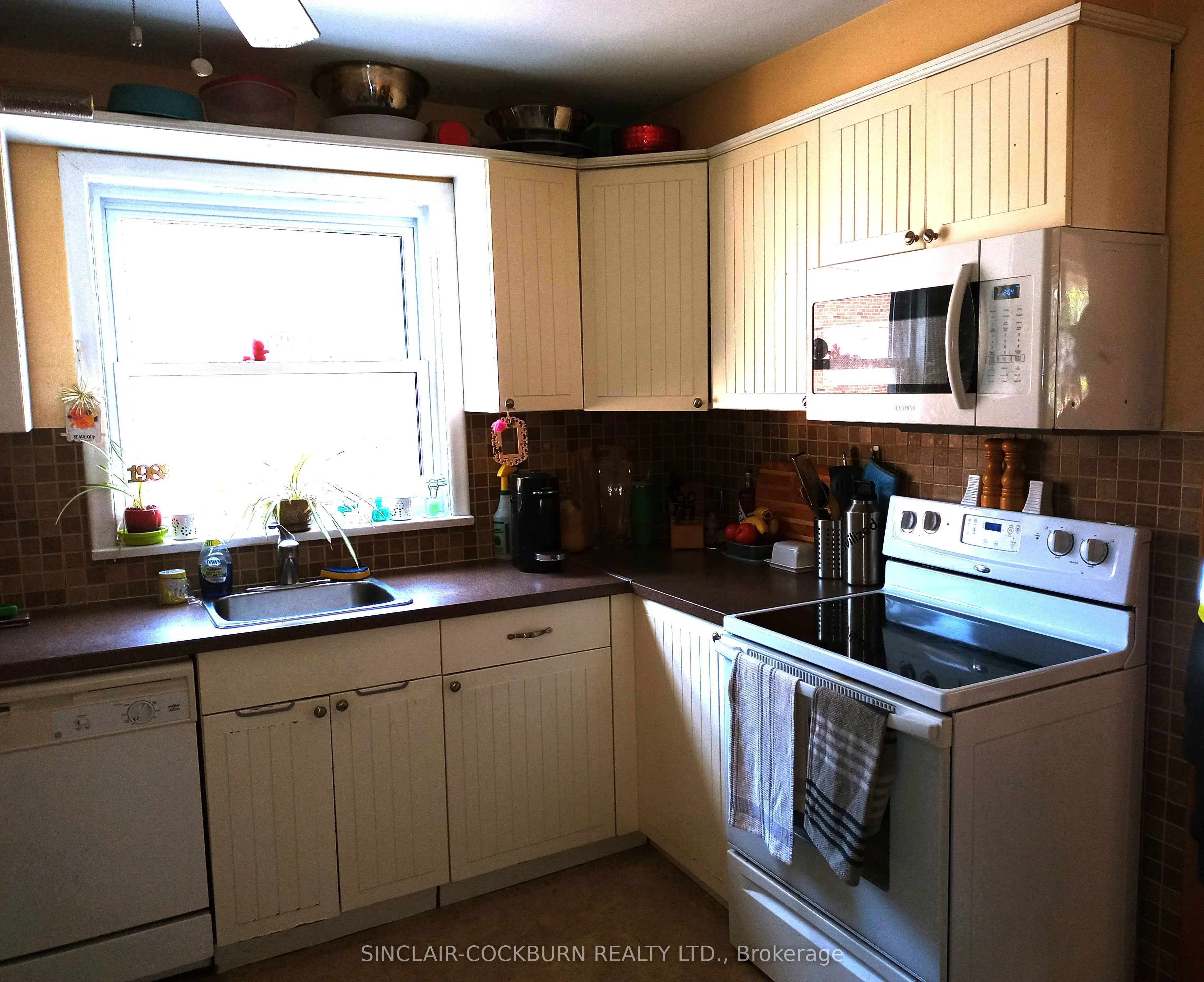 18 Muskoka Avenue