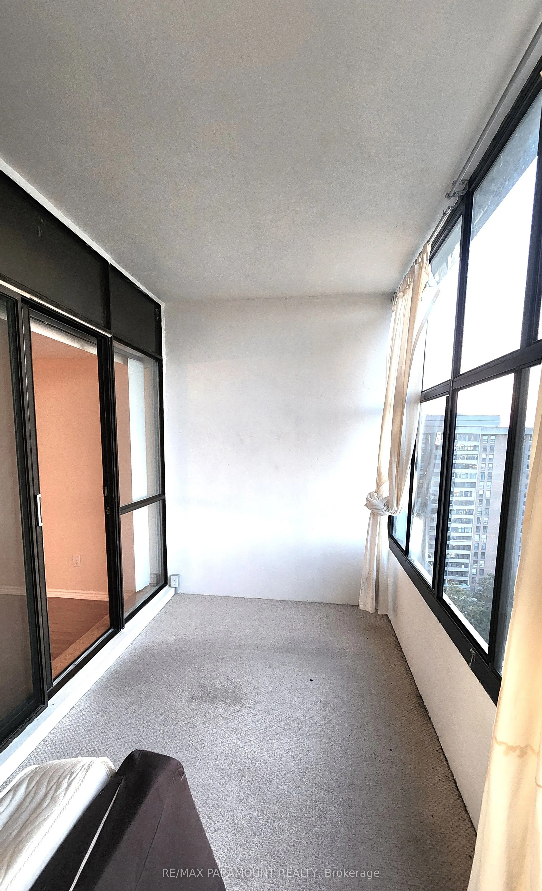 25 Kensington Road, #1902