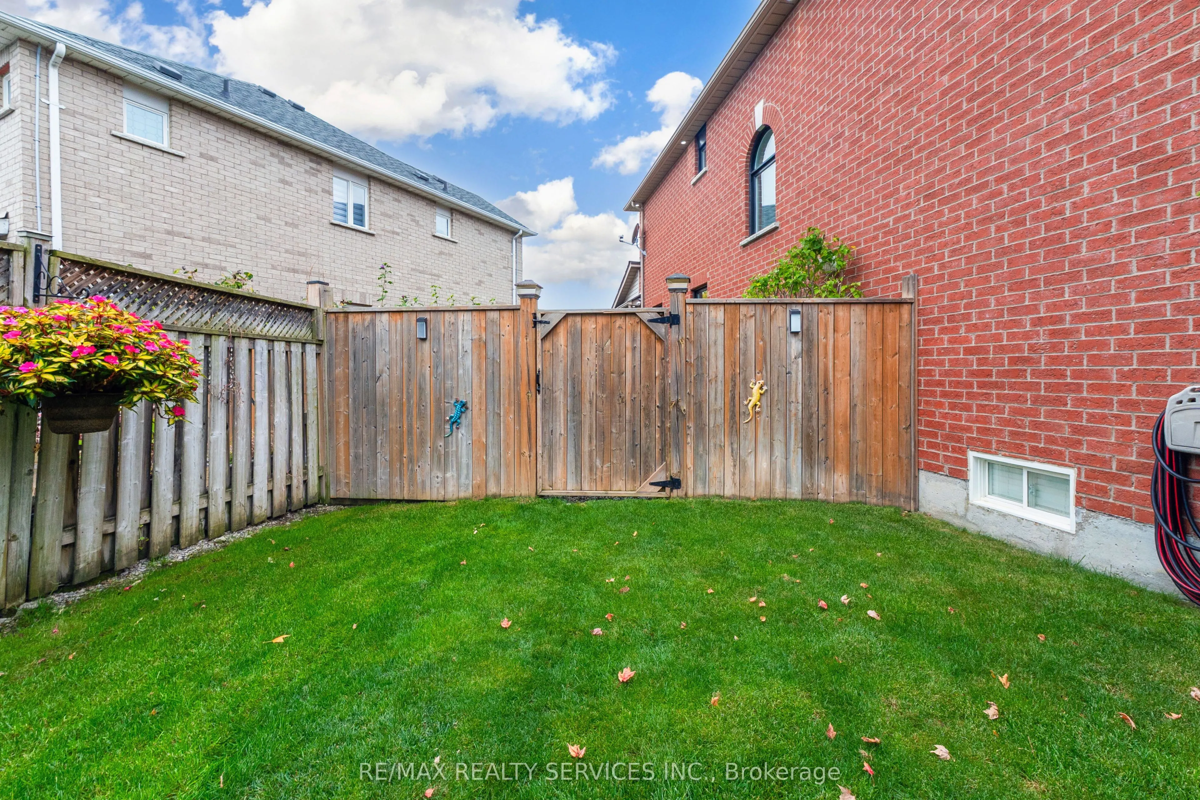 14 Redfinch Way
