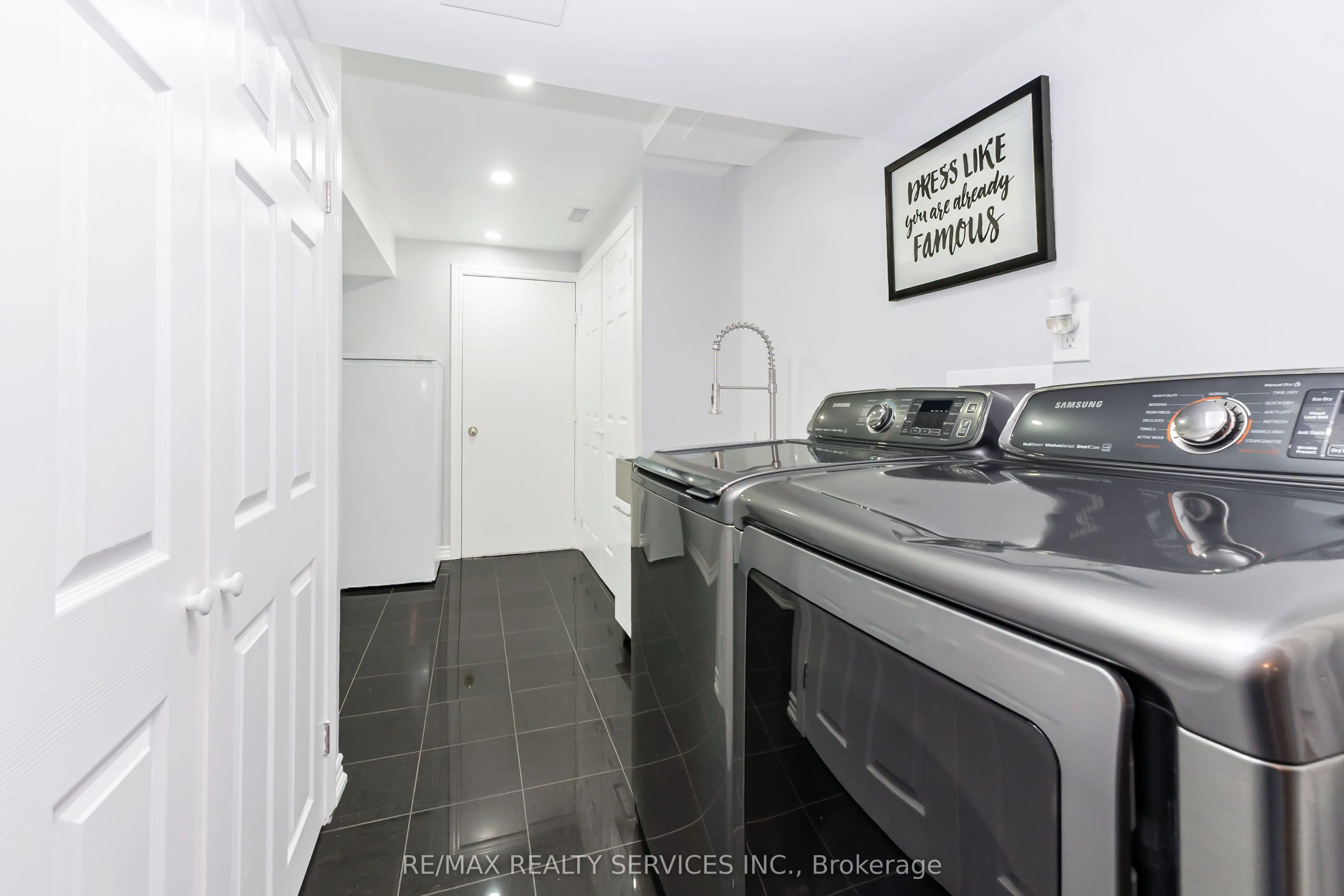 14 Redfinch Way