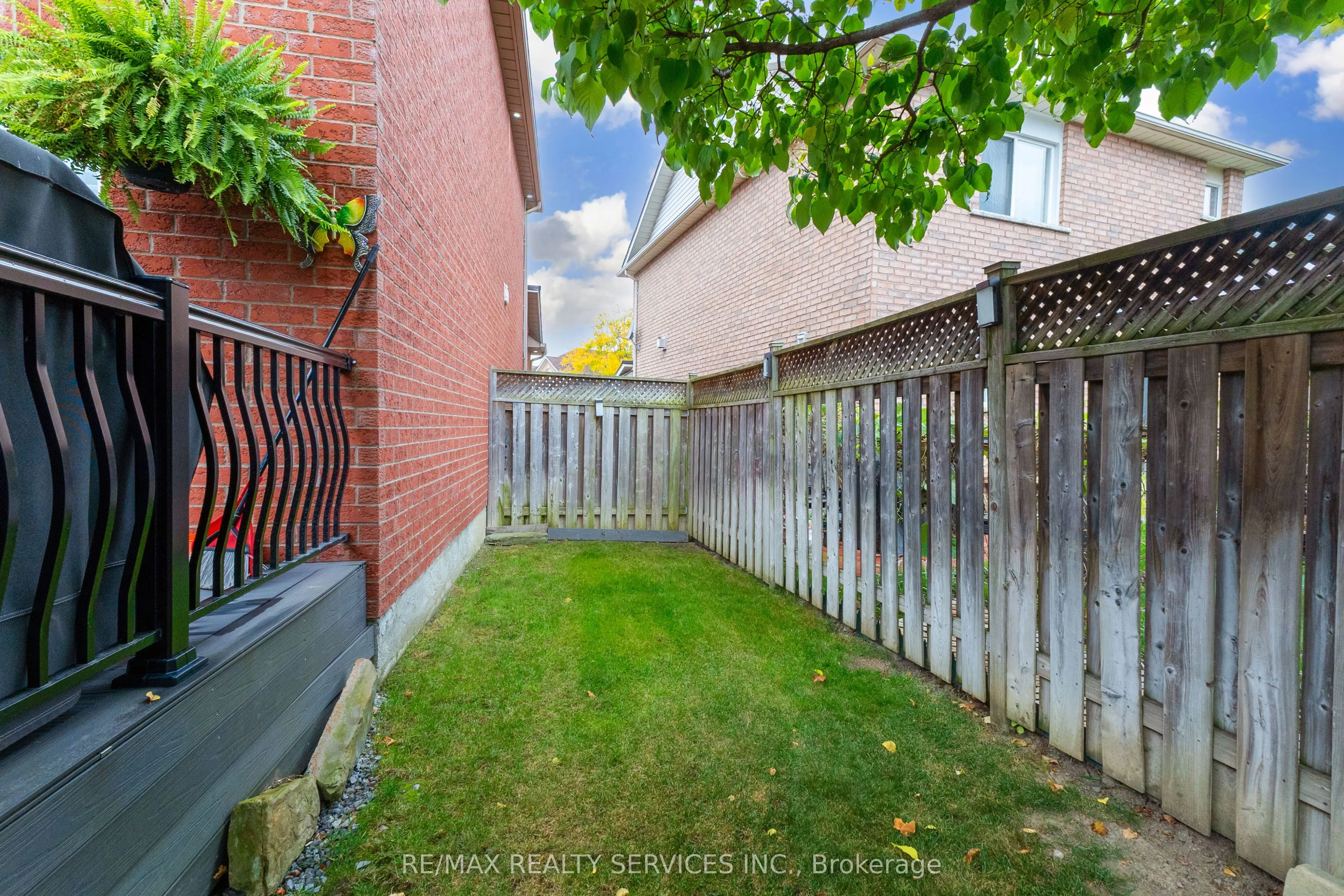 14 Redfinch Way
