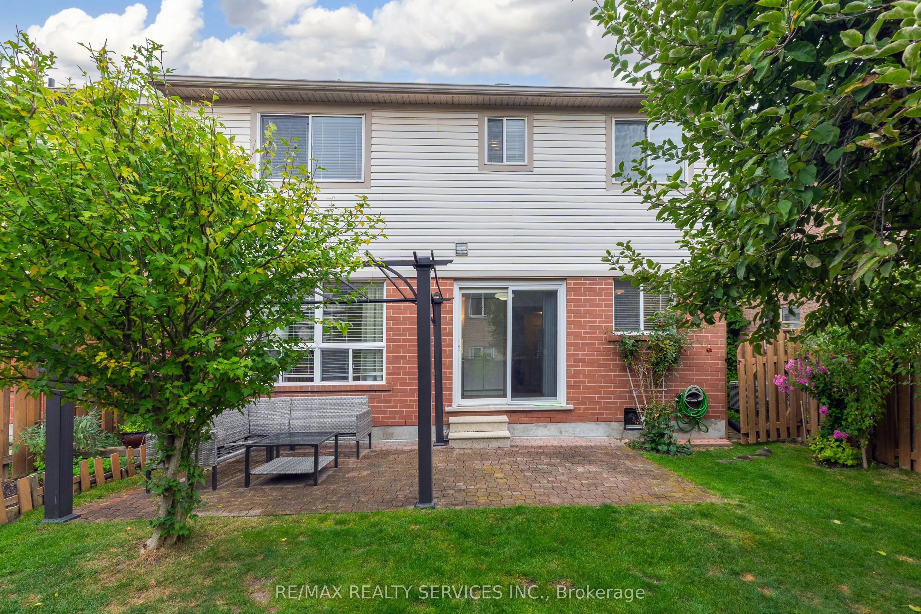 22 Thorpe Crescent