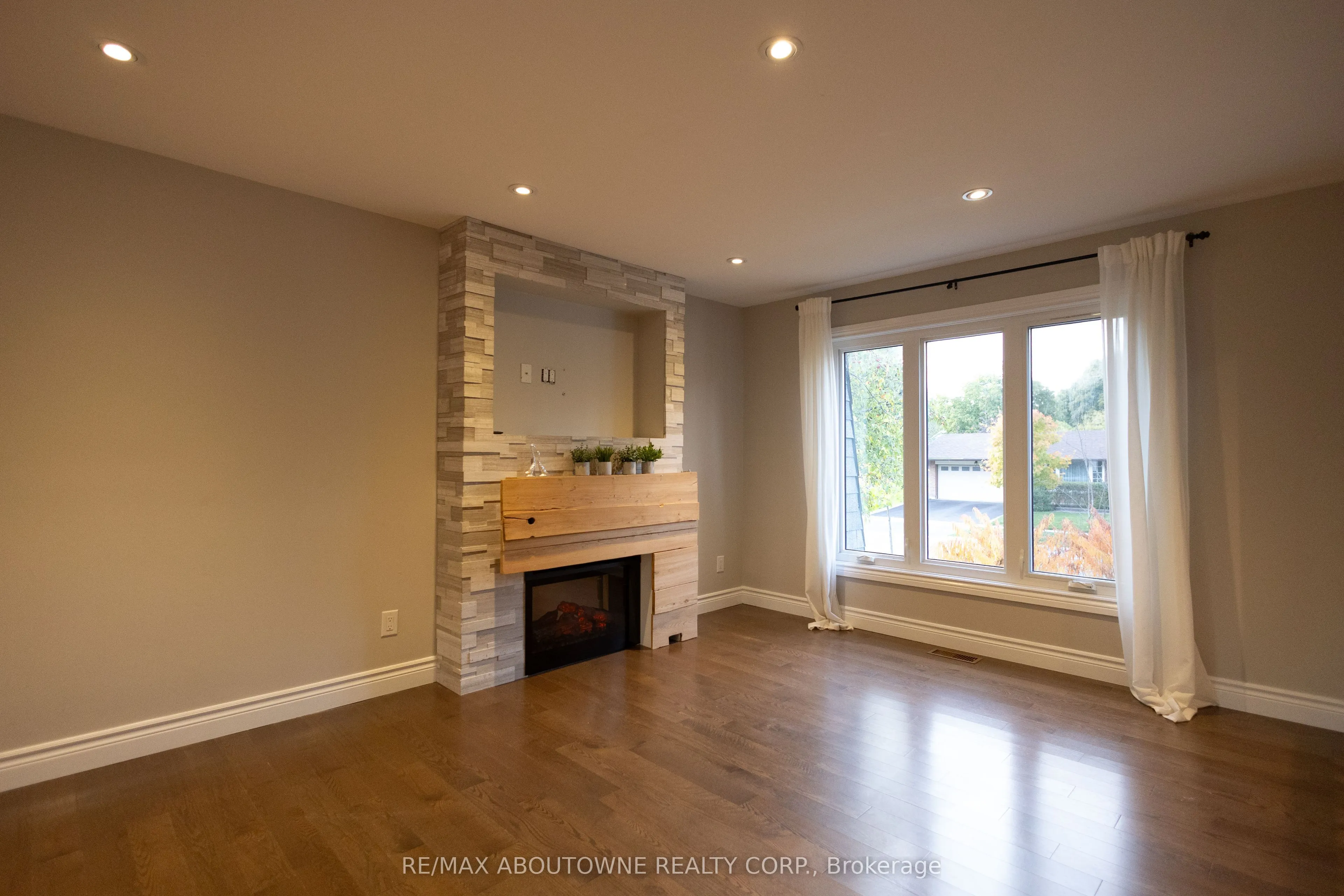 2424 Yolanda Drive