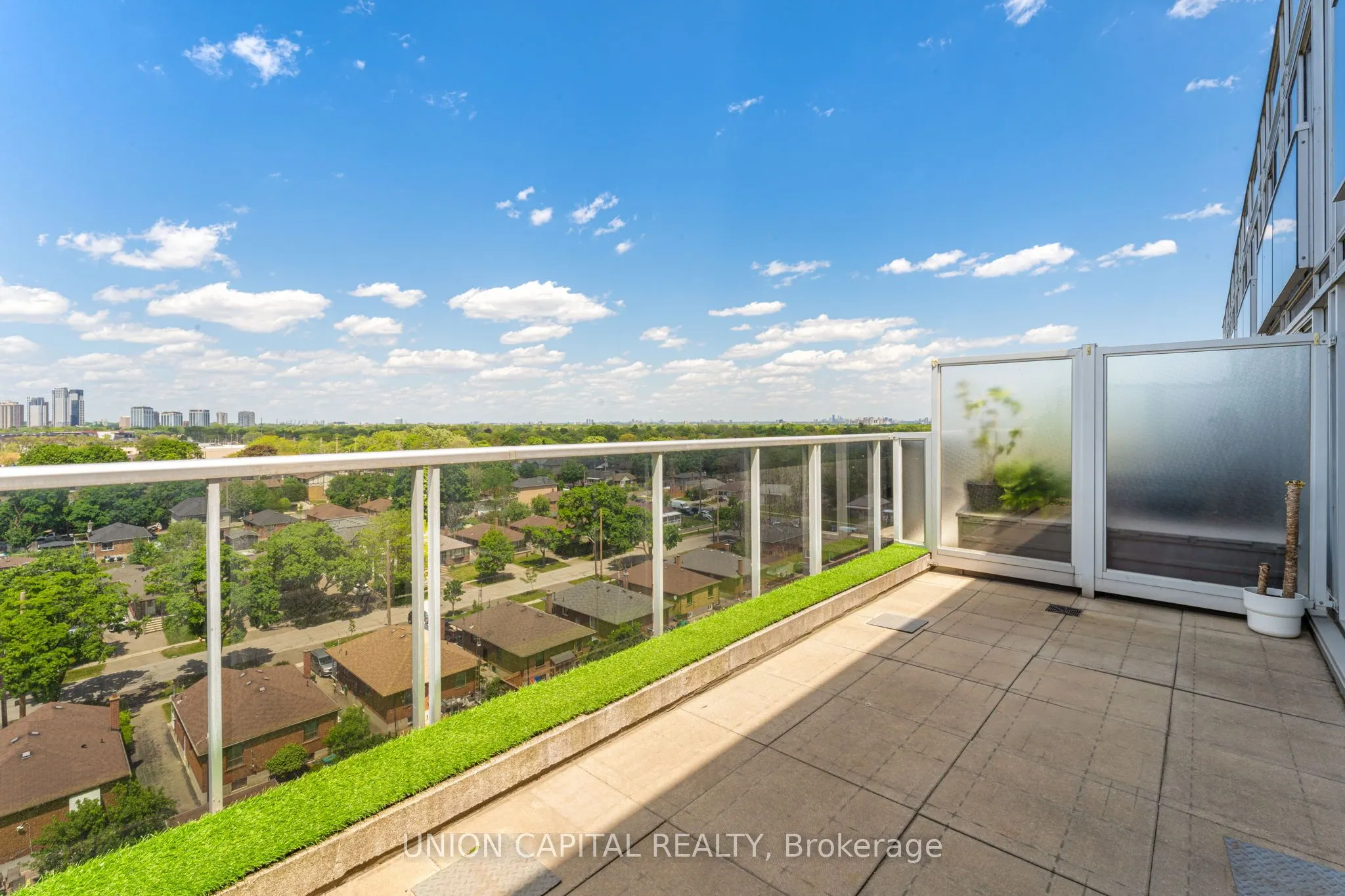 1040 The Queensway, #PH903