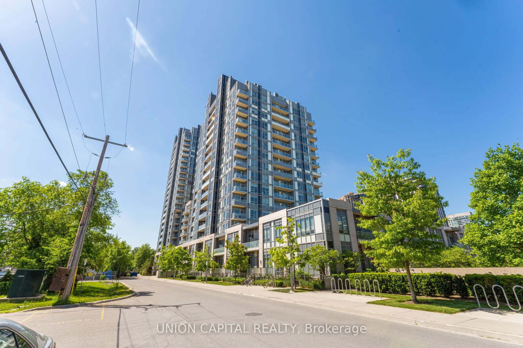 1040 The Queensway, #PH903
