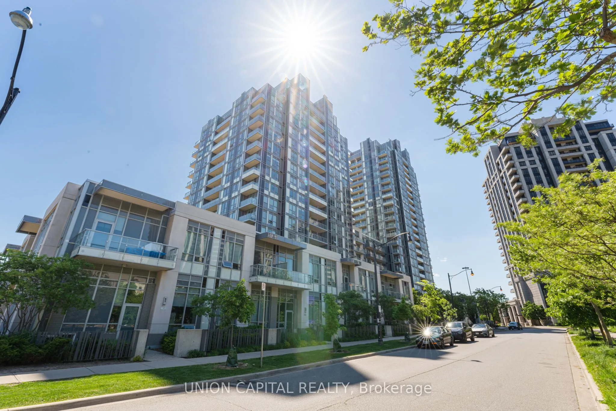 1040 The Queensway, #PH903