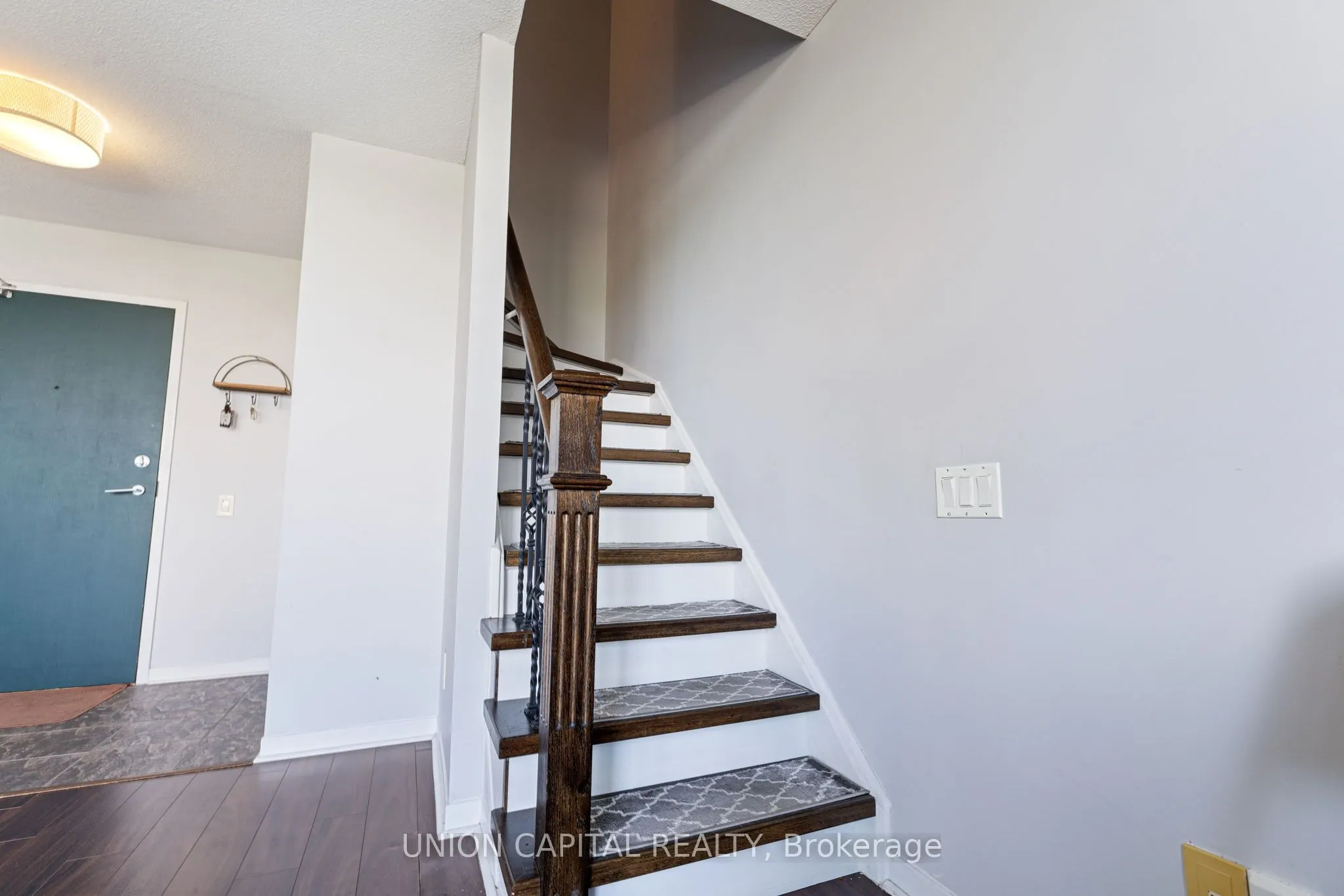 1040 The Queensway, #PH903
