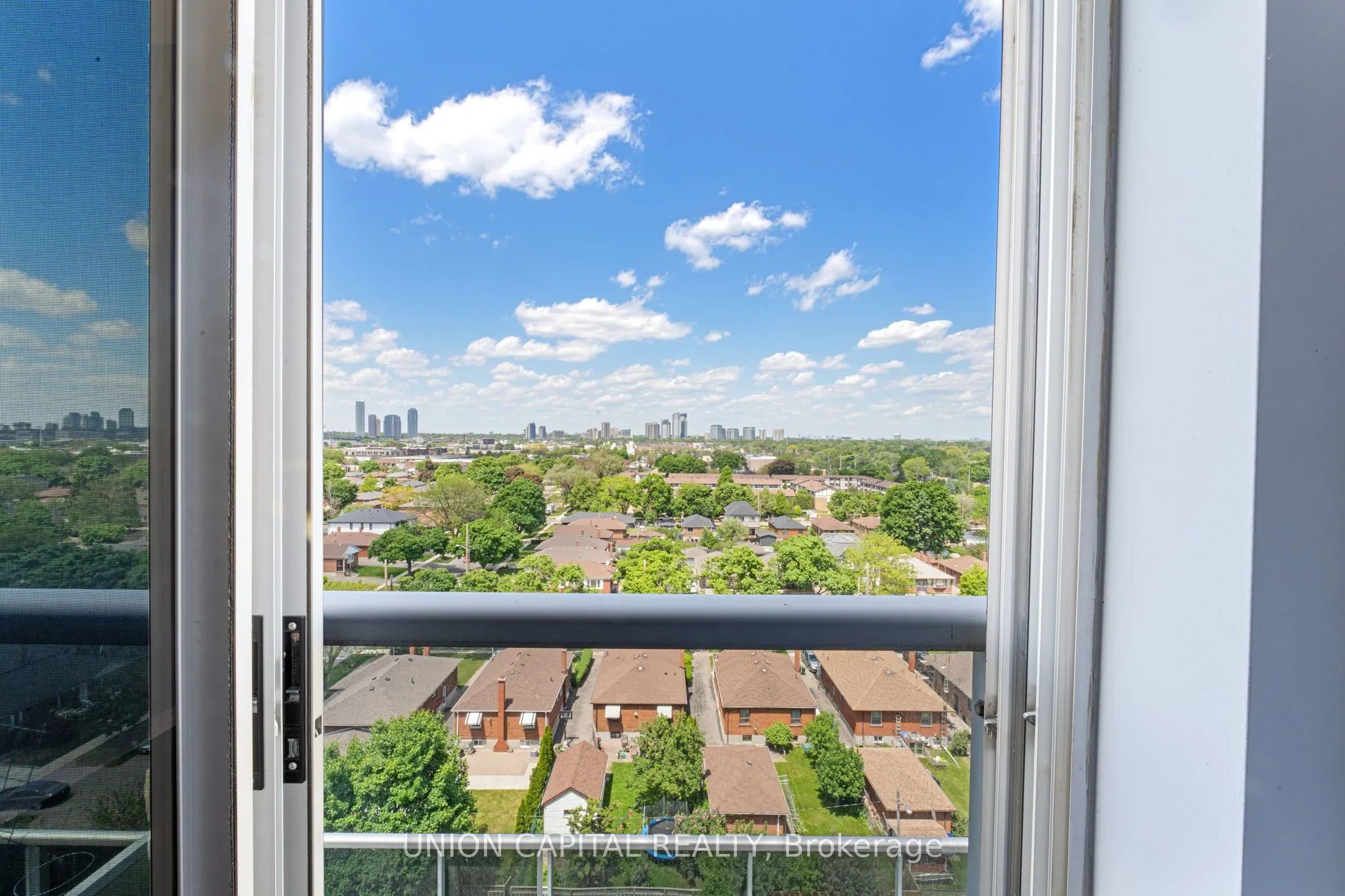 1040 The Queensway, #PH903