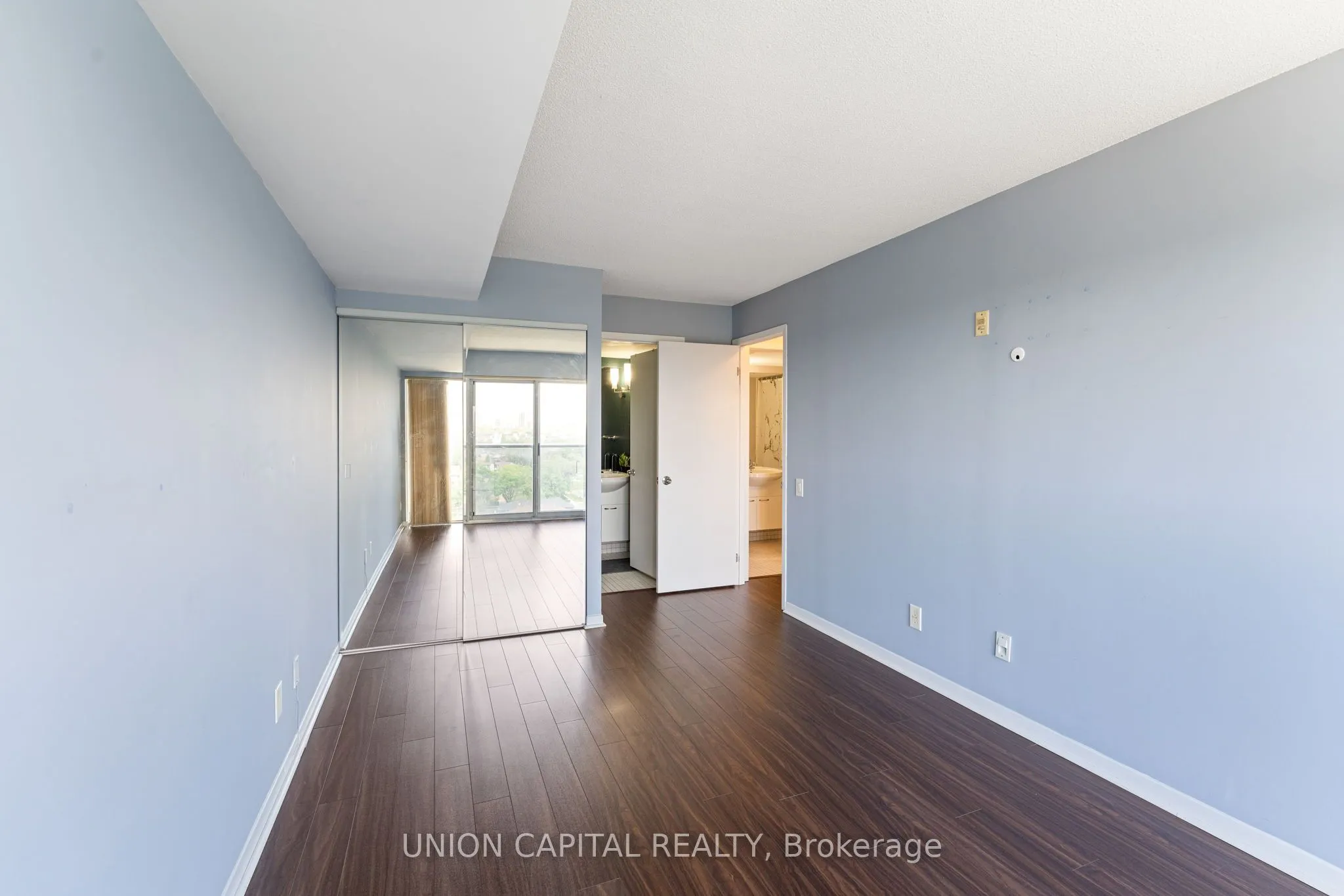 1040 The Queensway, #PH903
