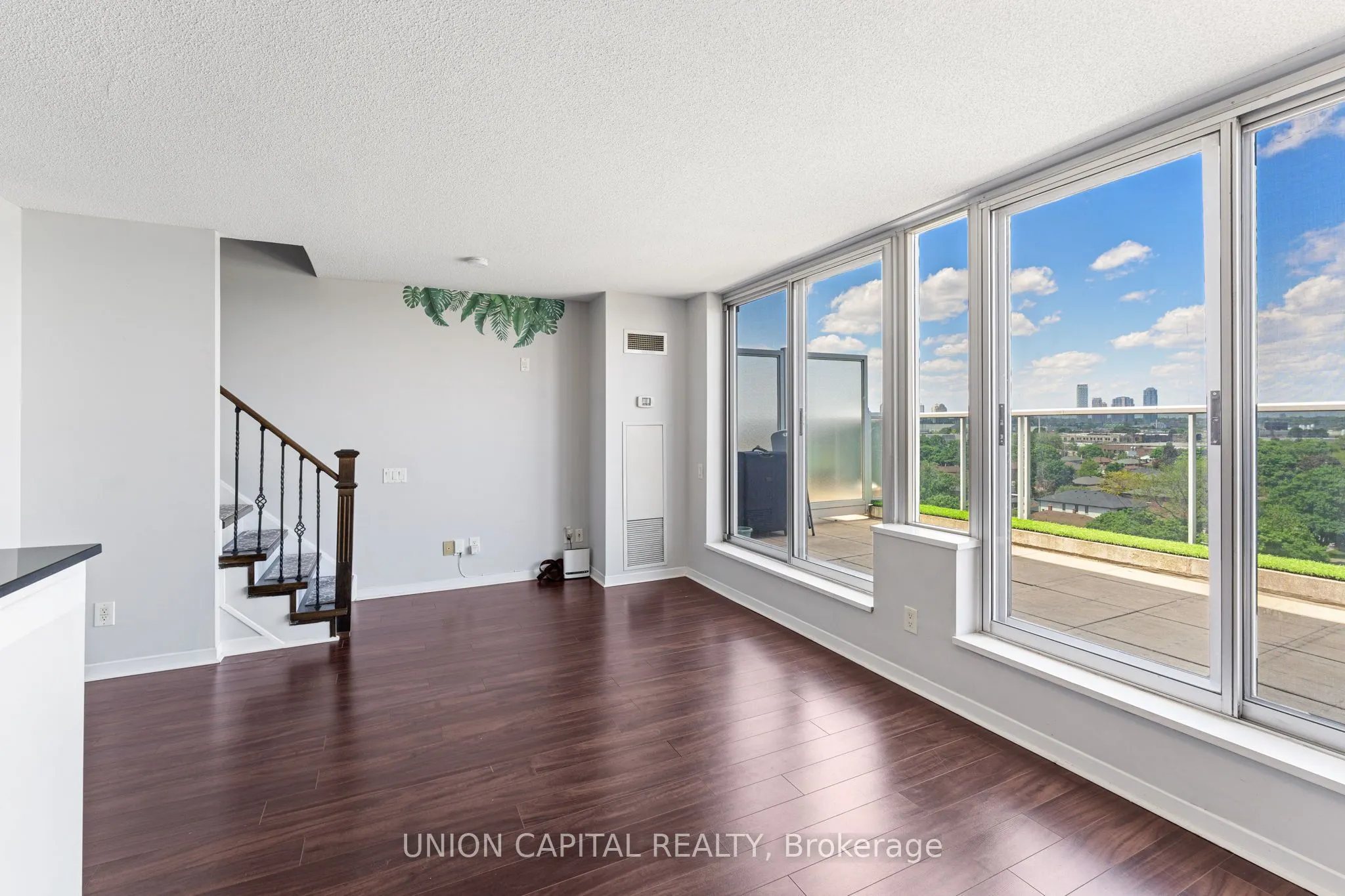 1040 The Queensway, #PH903