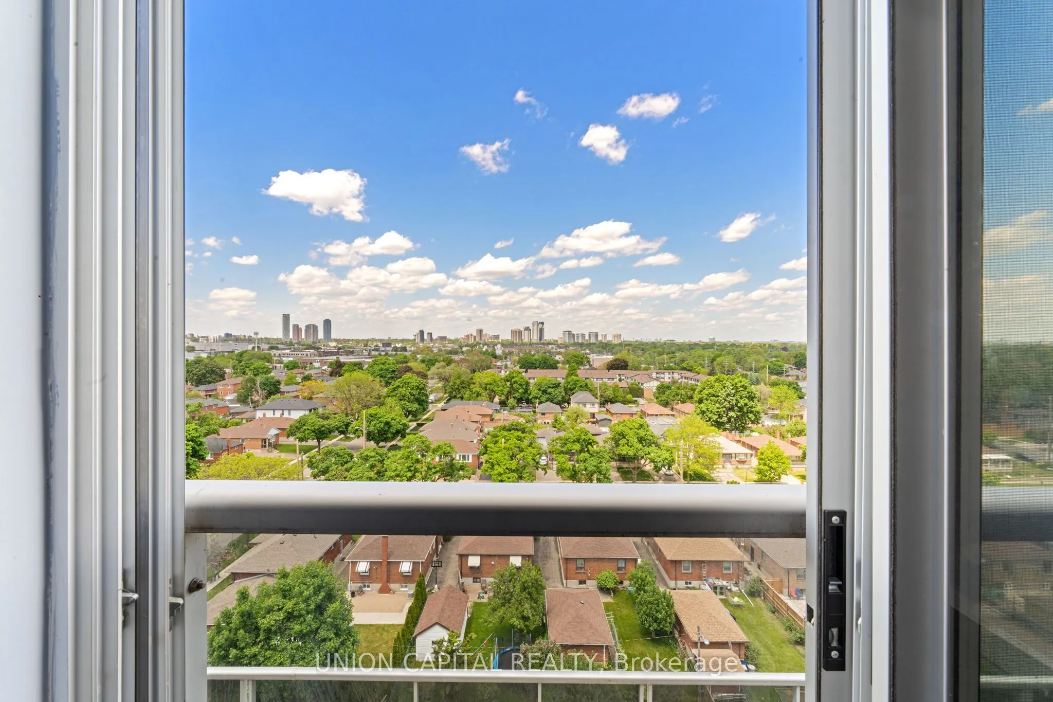 1040 The Queensway, #PH903
