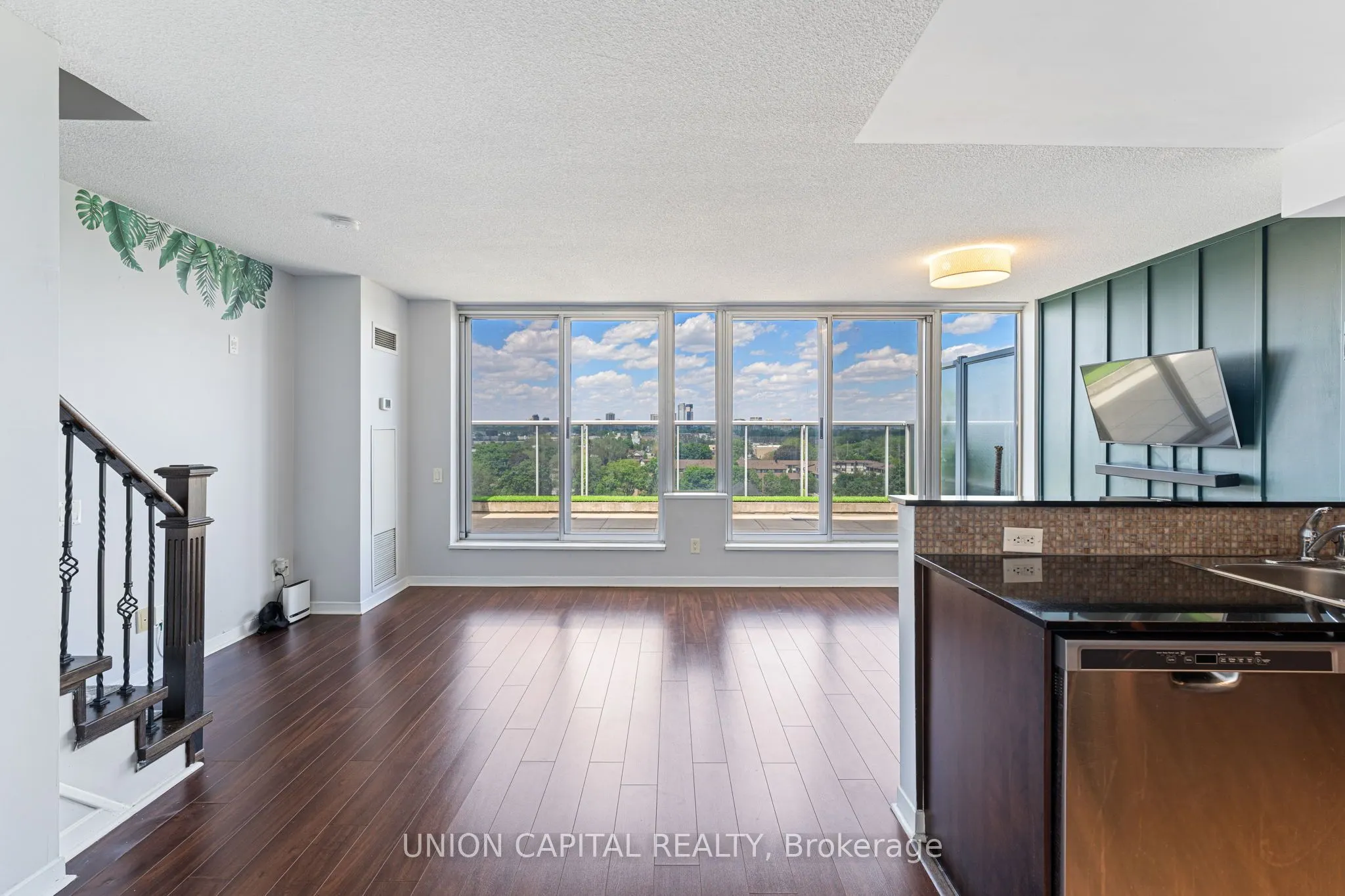 1040 The Queensway, #PH903