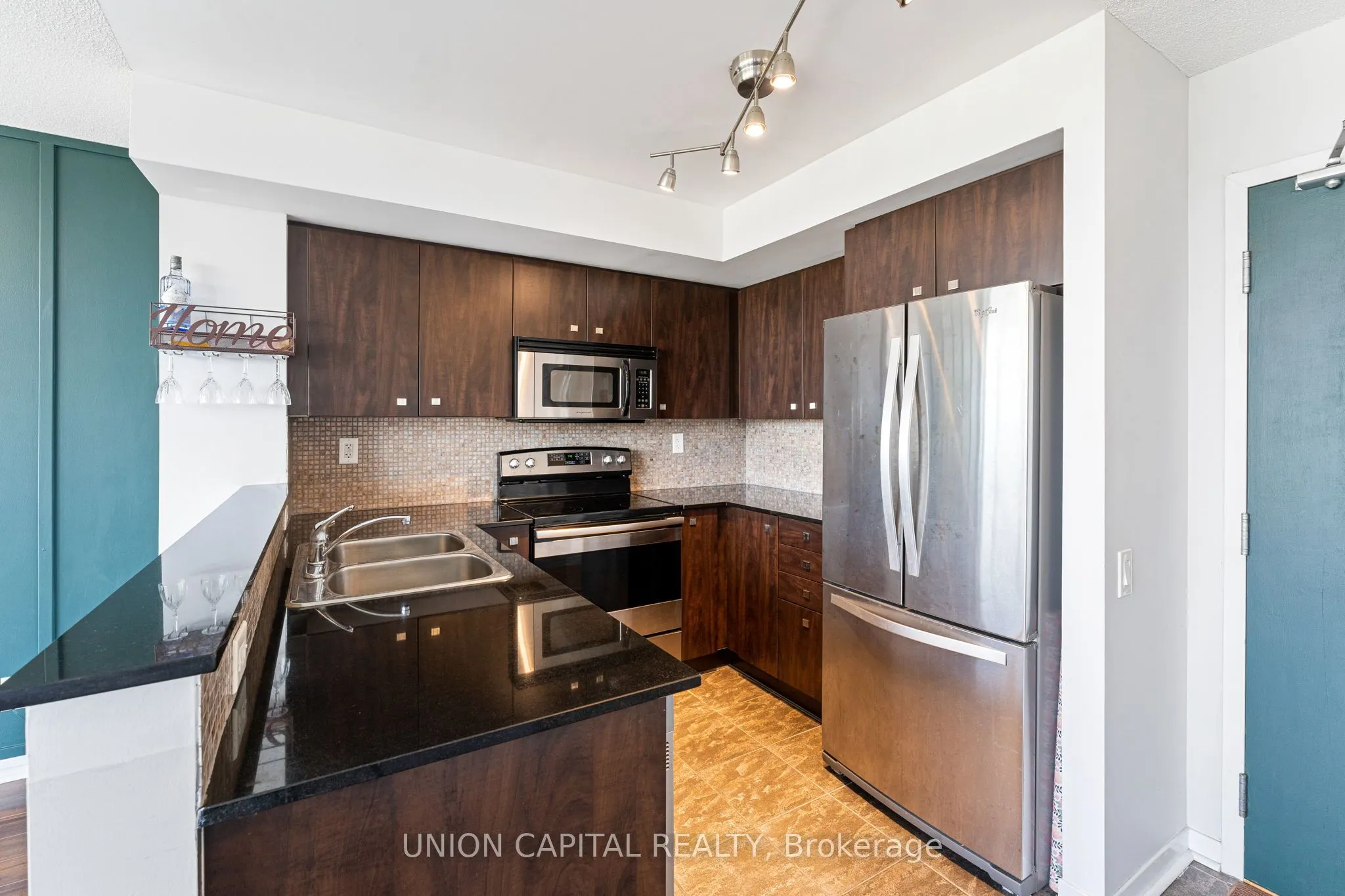 1040 The Queensway, #PH903