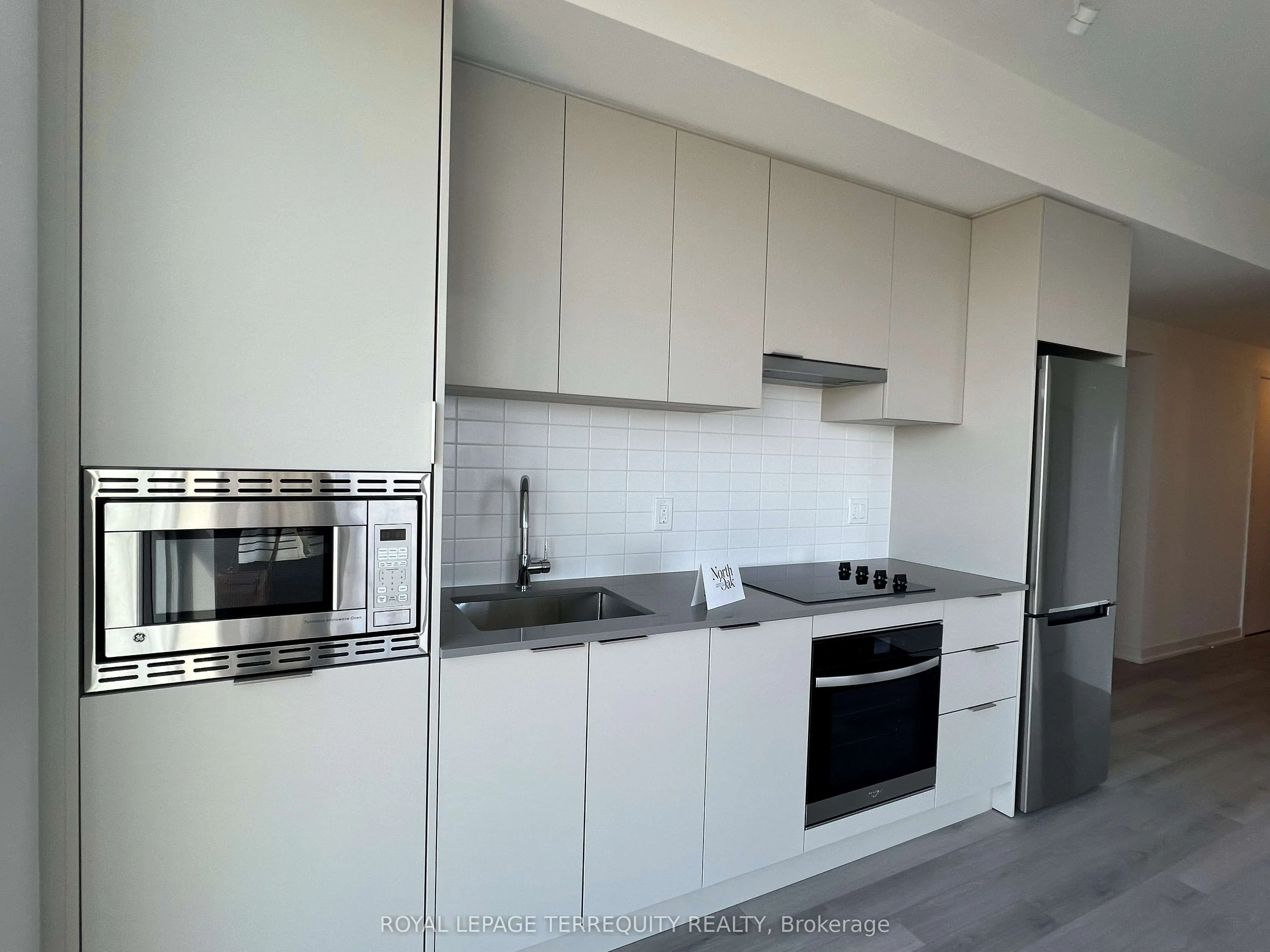 3079 Trafalgar Road, #1809