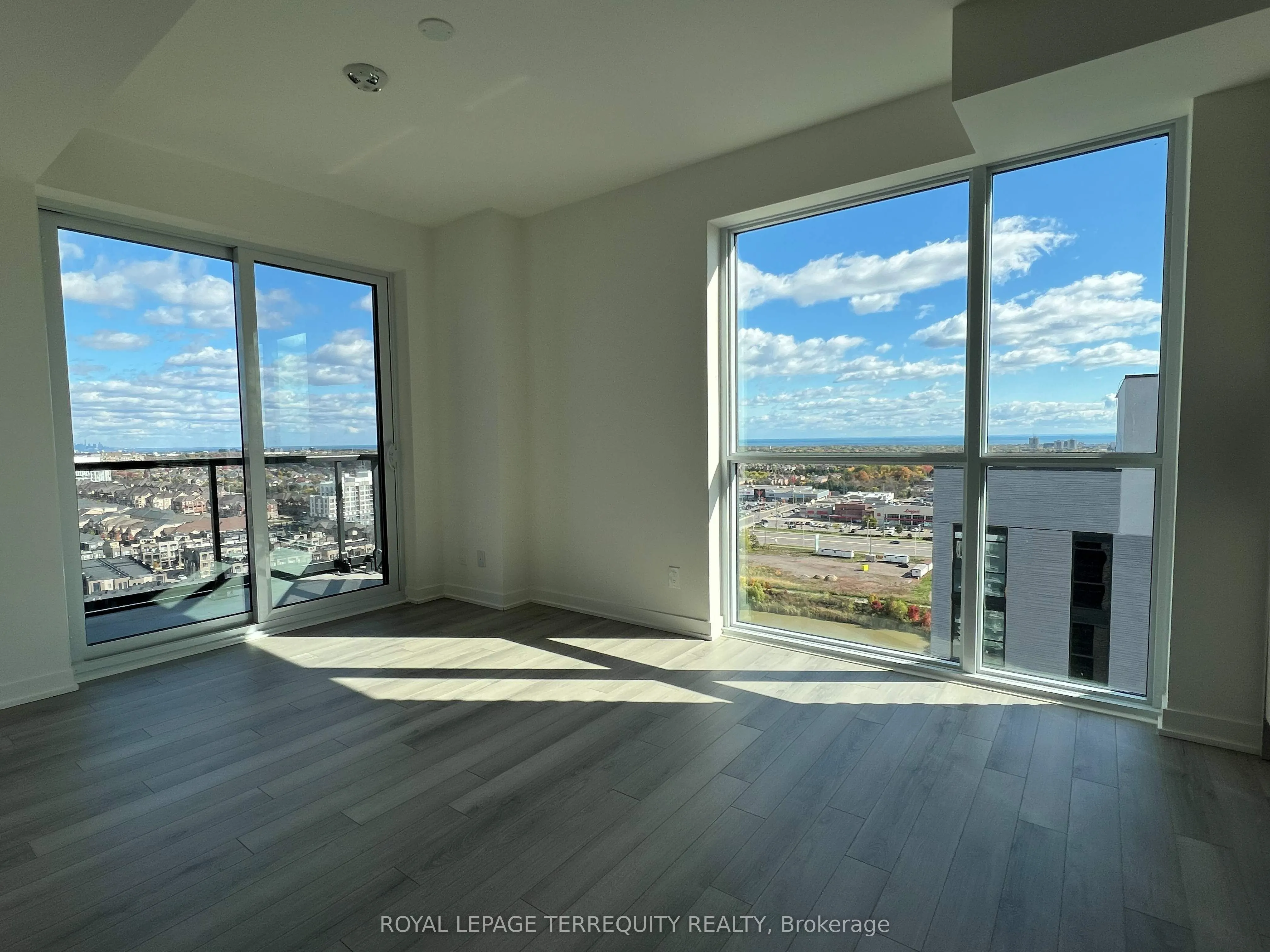 3079 Trafalgar Road, #1809