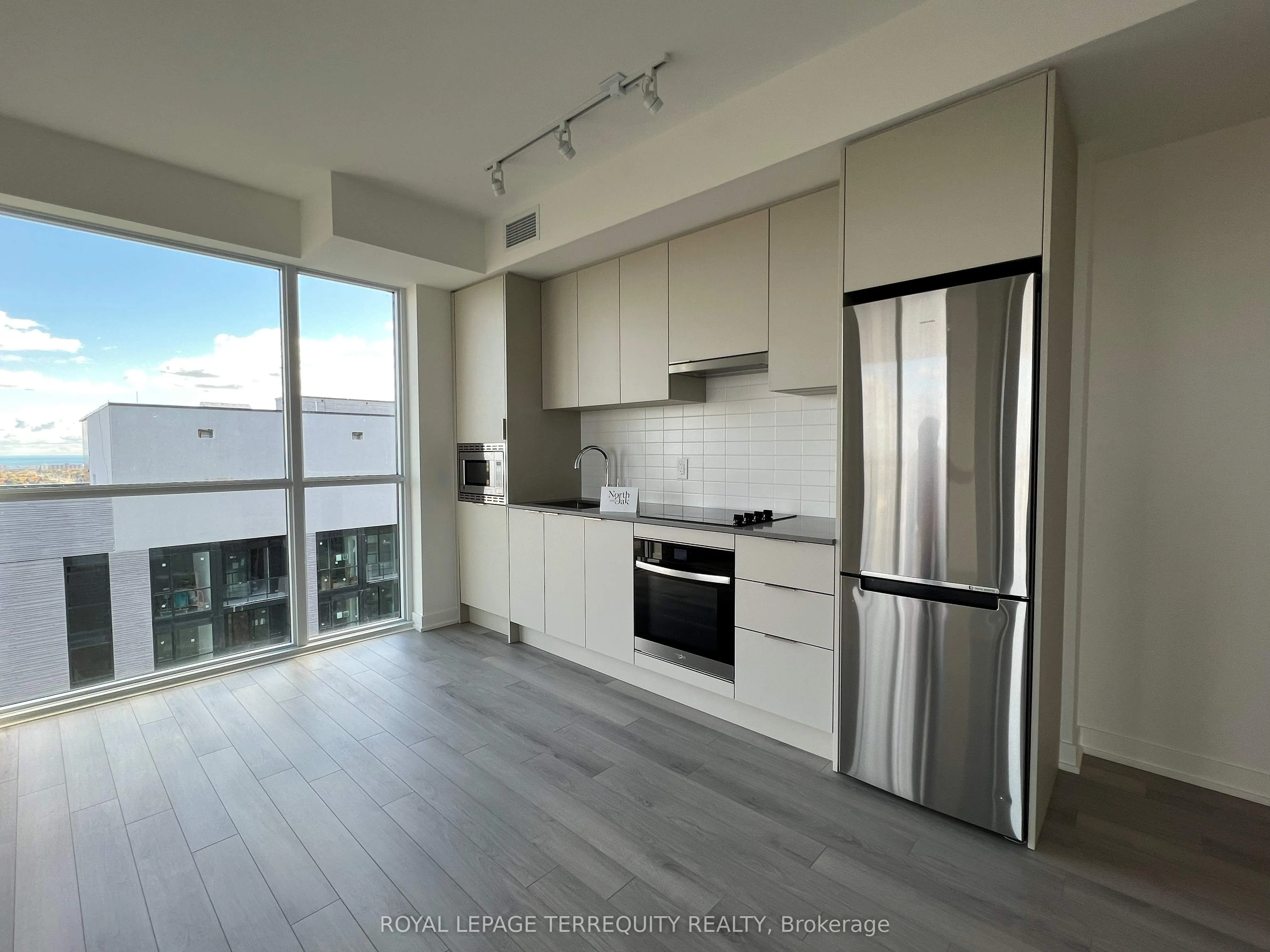 3079 Trafalgar Road, #1809