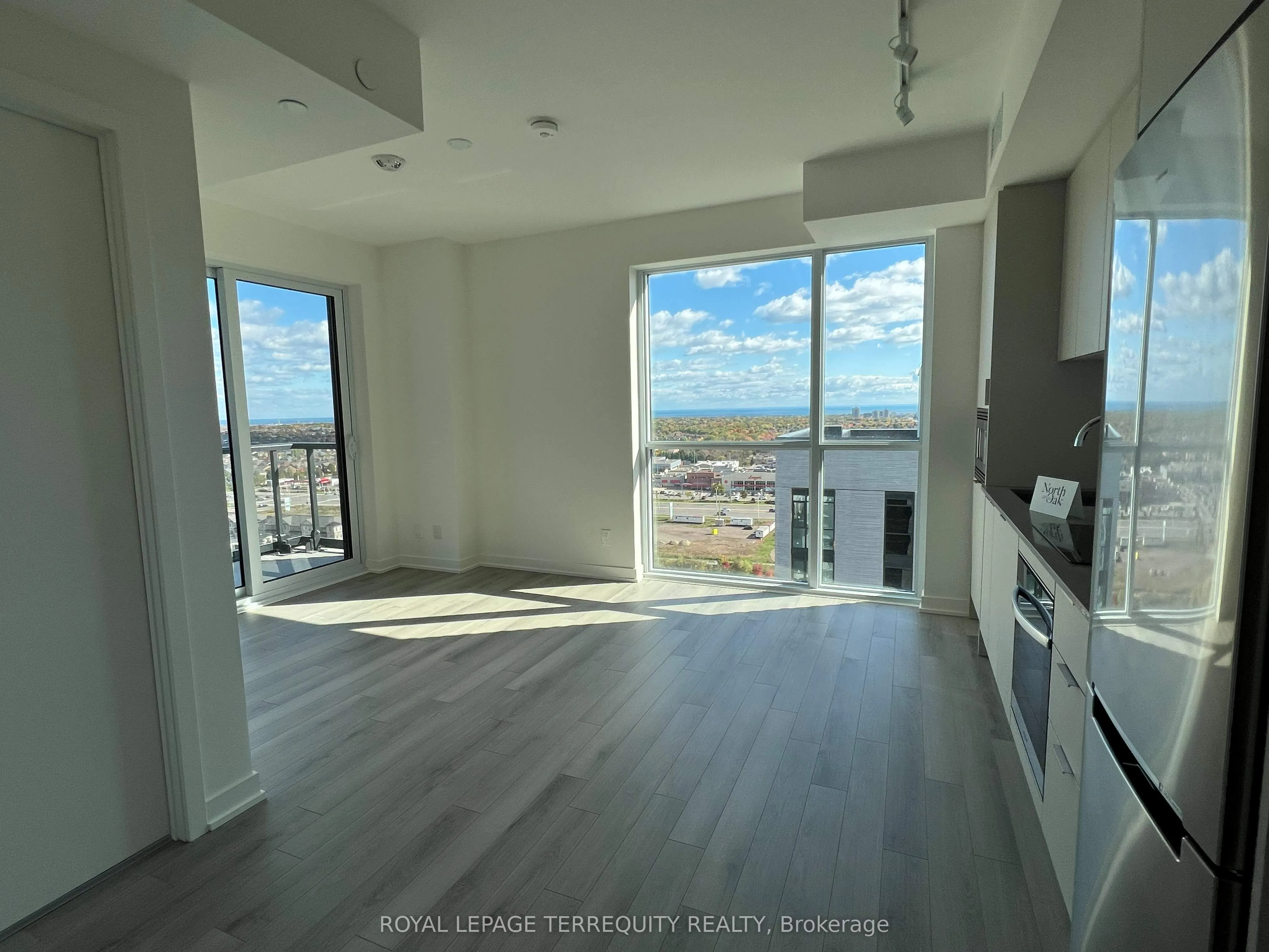 3079 Trafalgar Road, #1809